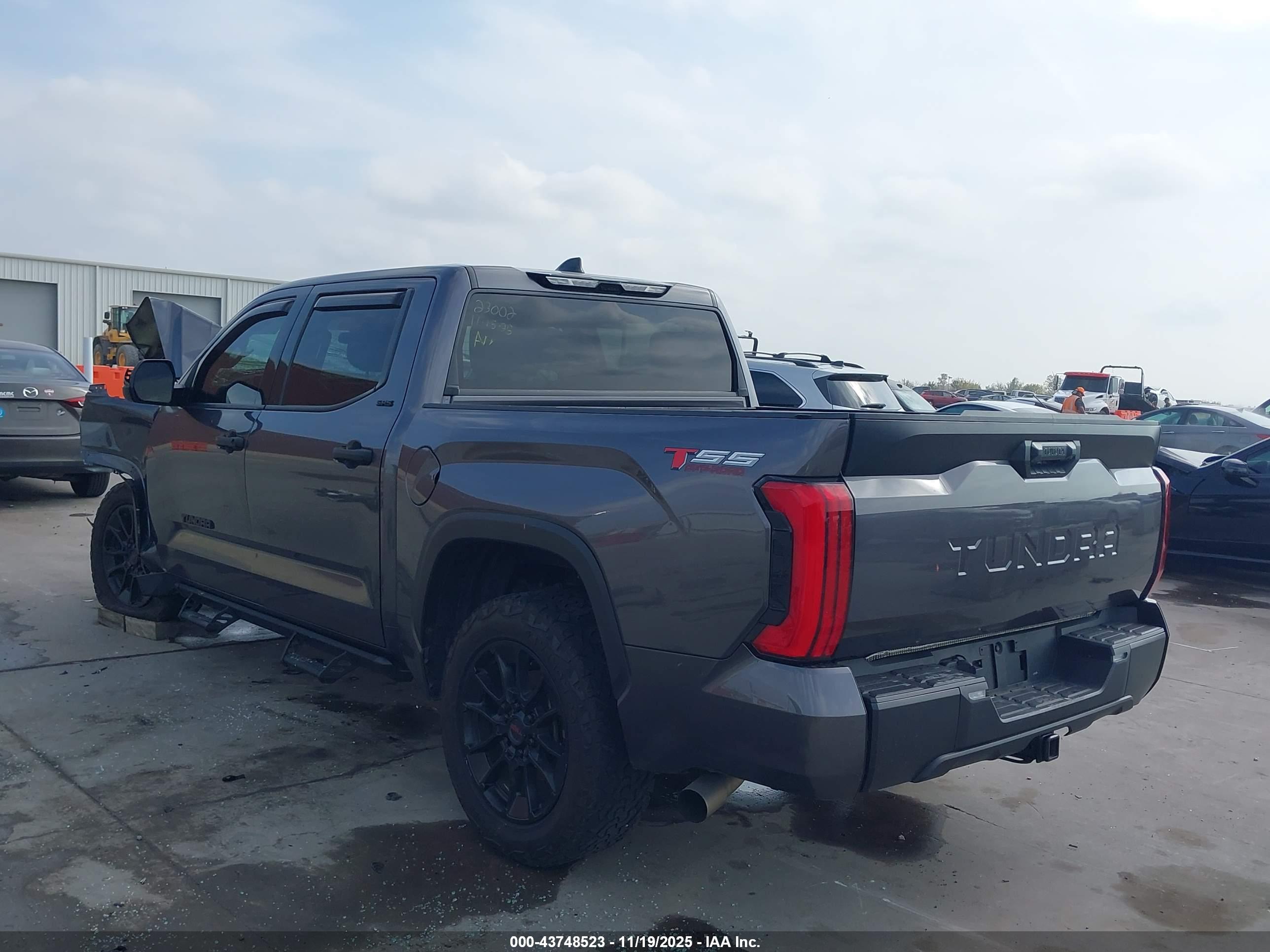 TOYOTA TUNDRA image 3