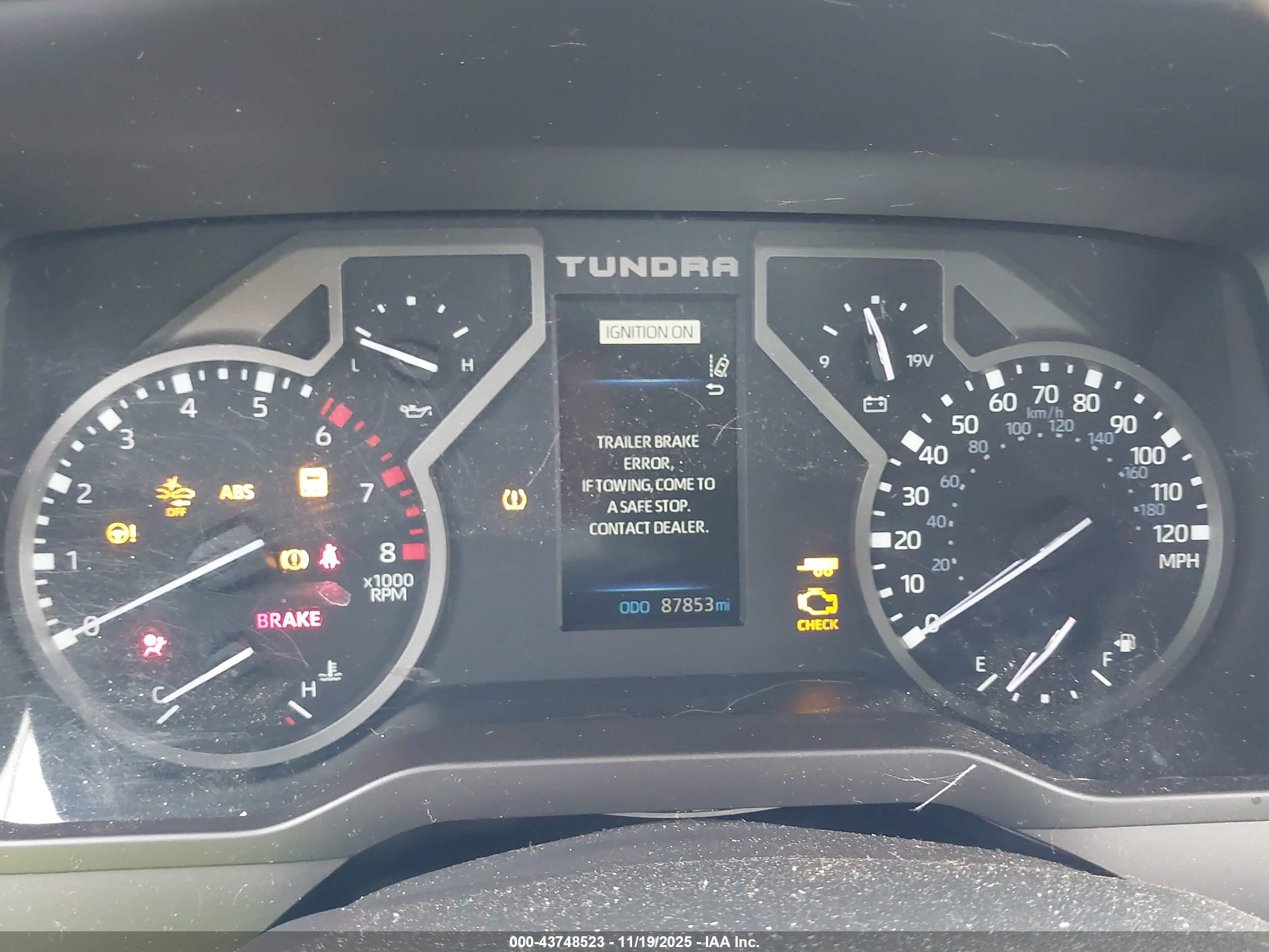 TOYOTA TUNDRA image 7