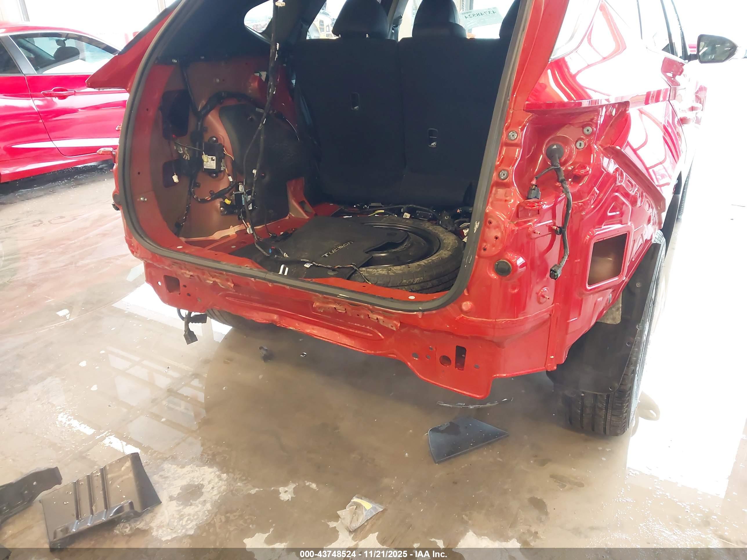 HYUNDAI TUCSON image 6