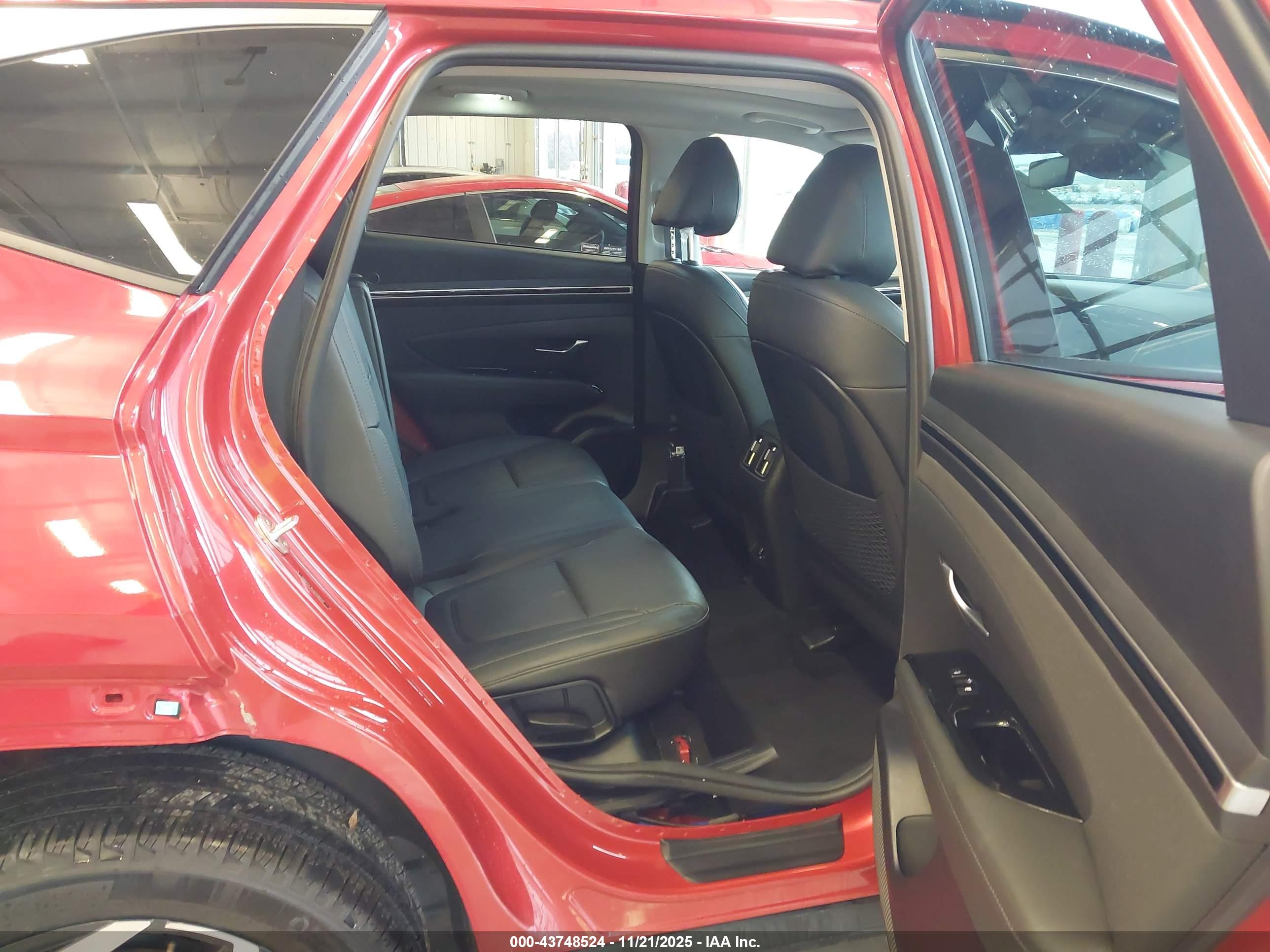 HYUNDAI TUCSON image 8