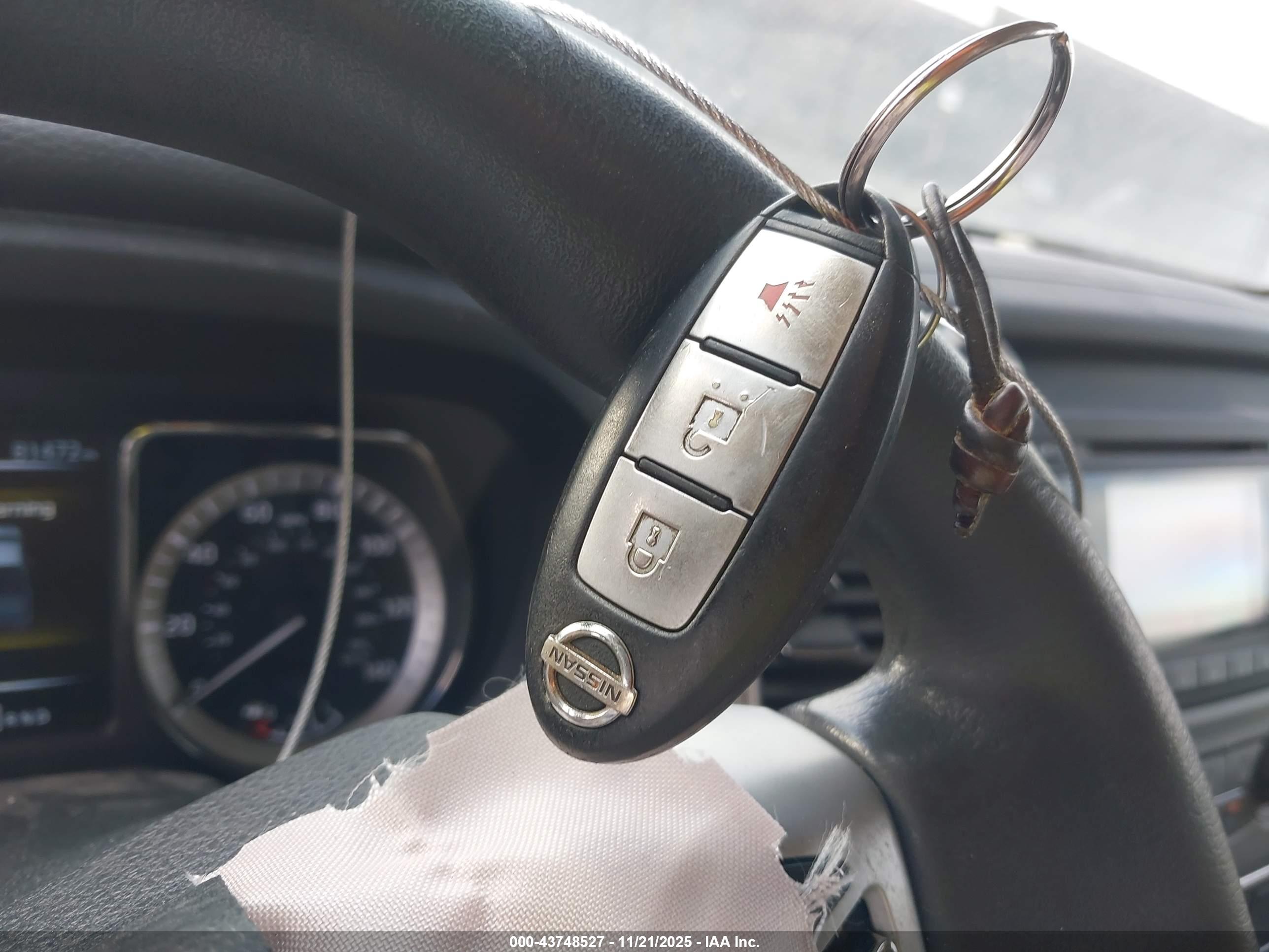 NISSAN TITAN image 11
