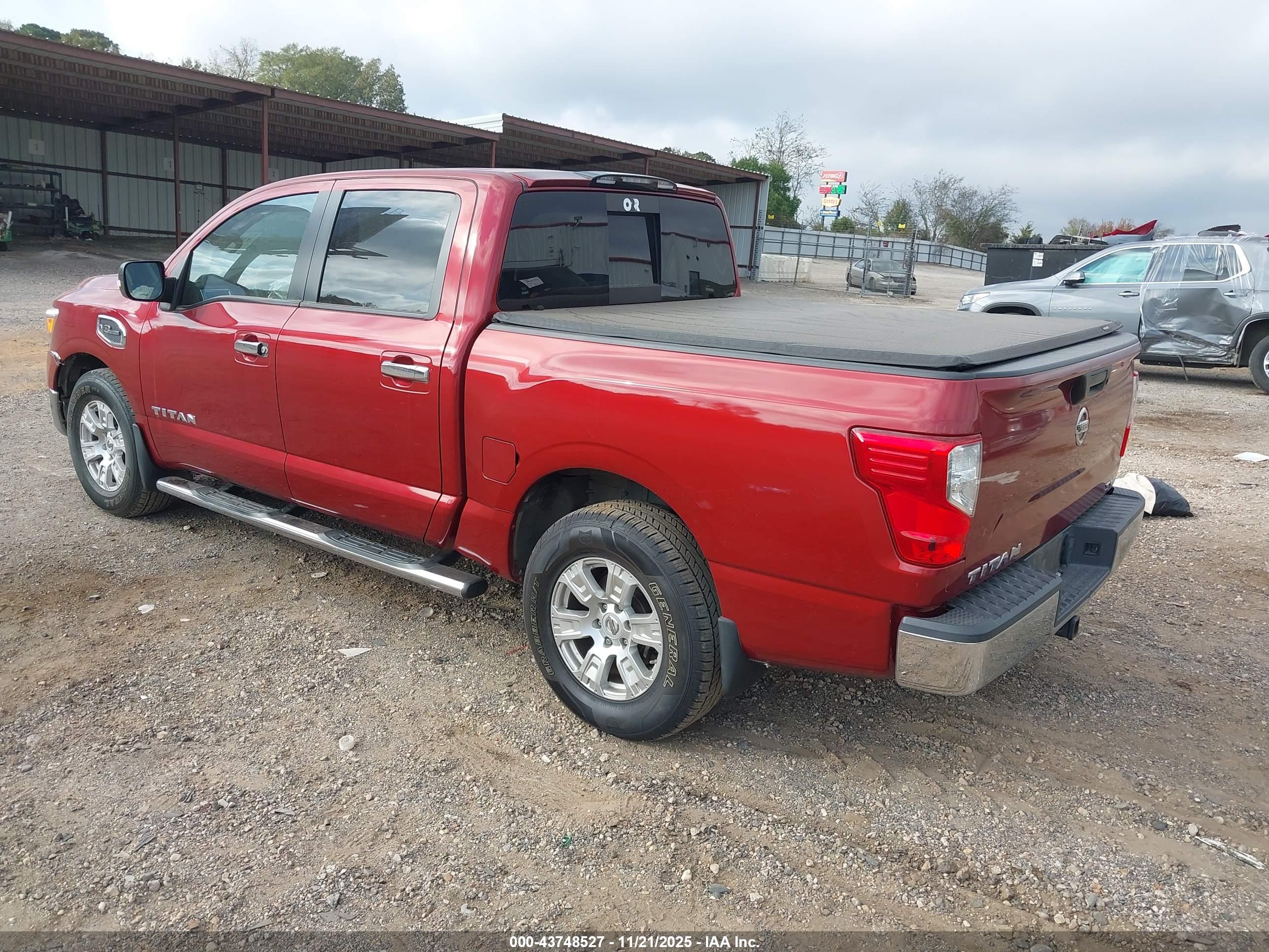 NISSAN TITAN image 3