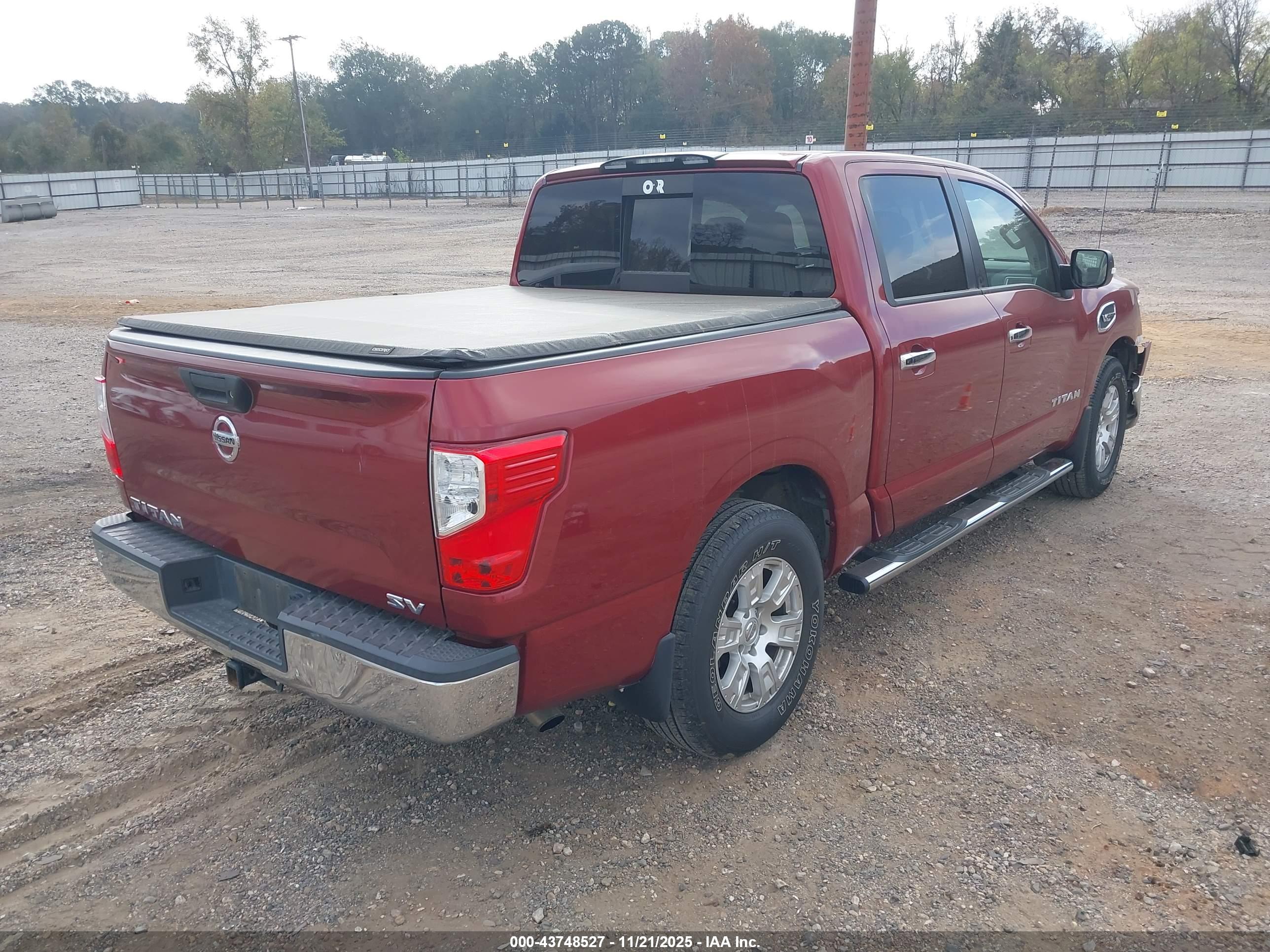 NISSAN TITAN image 4