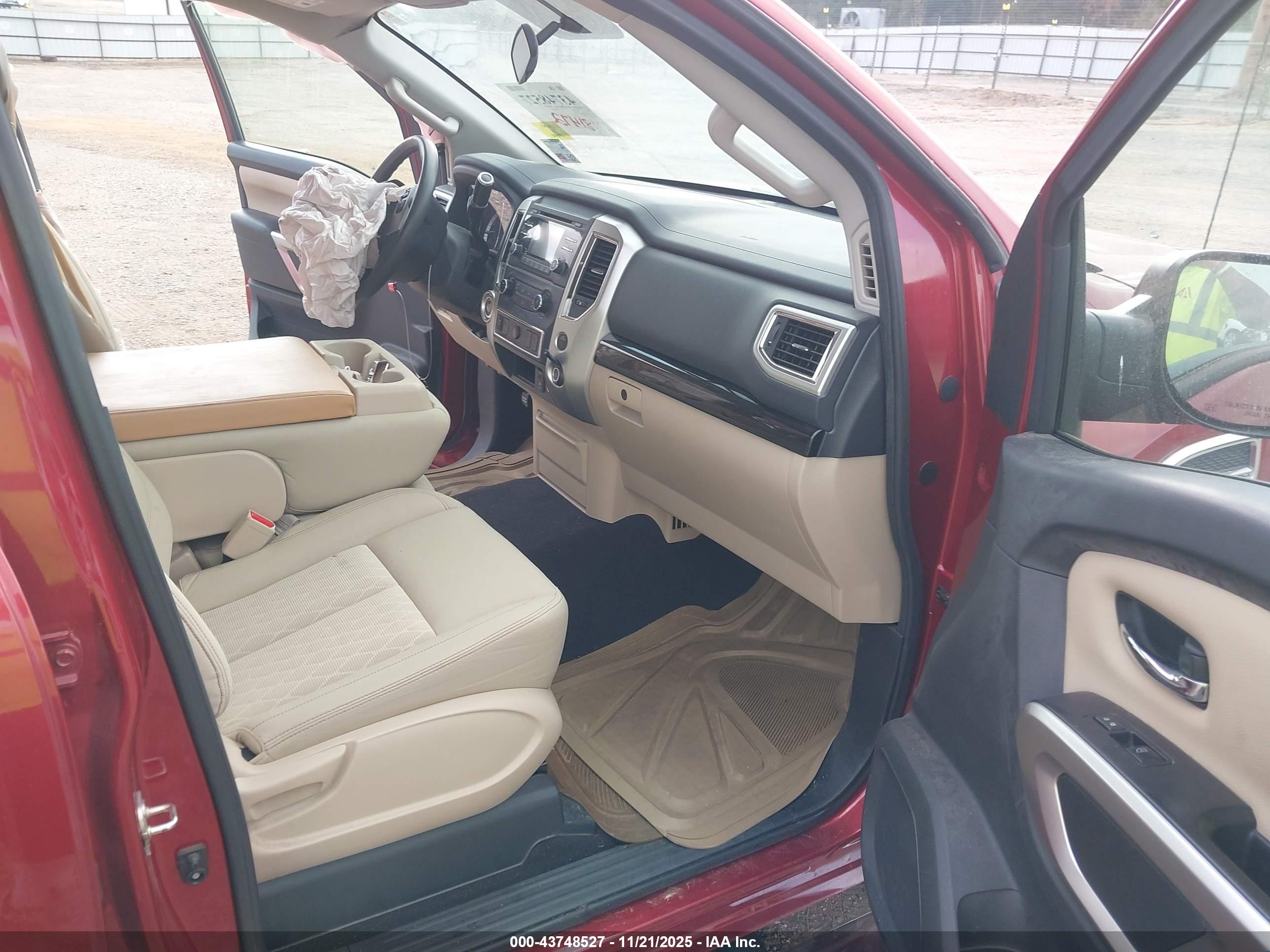 NISSAN TITAN image 5