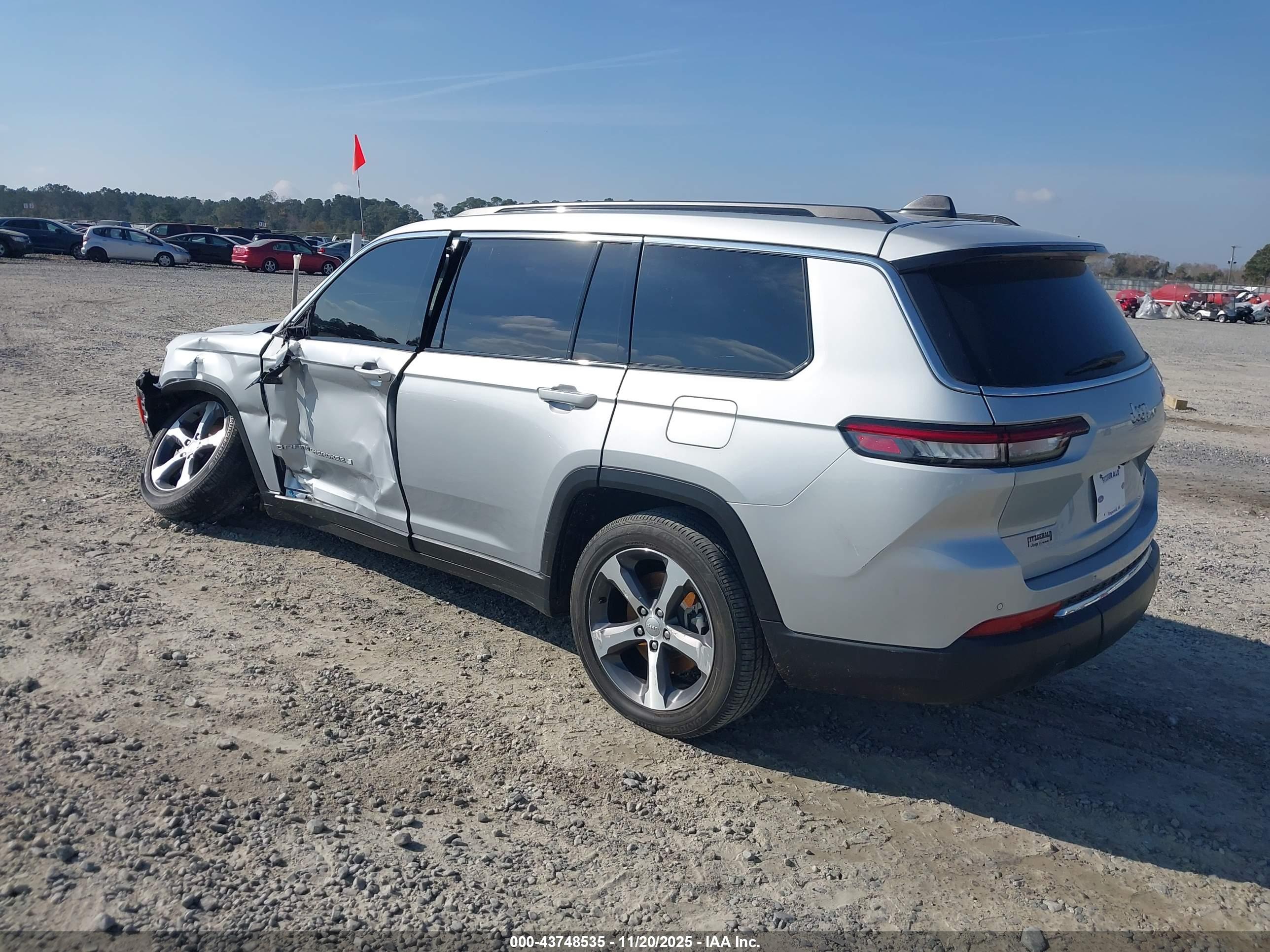 JEEP GRAND image 3