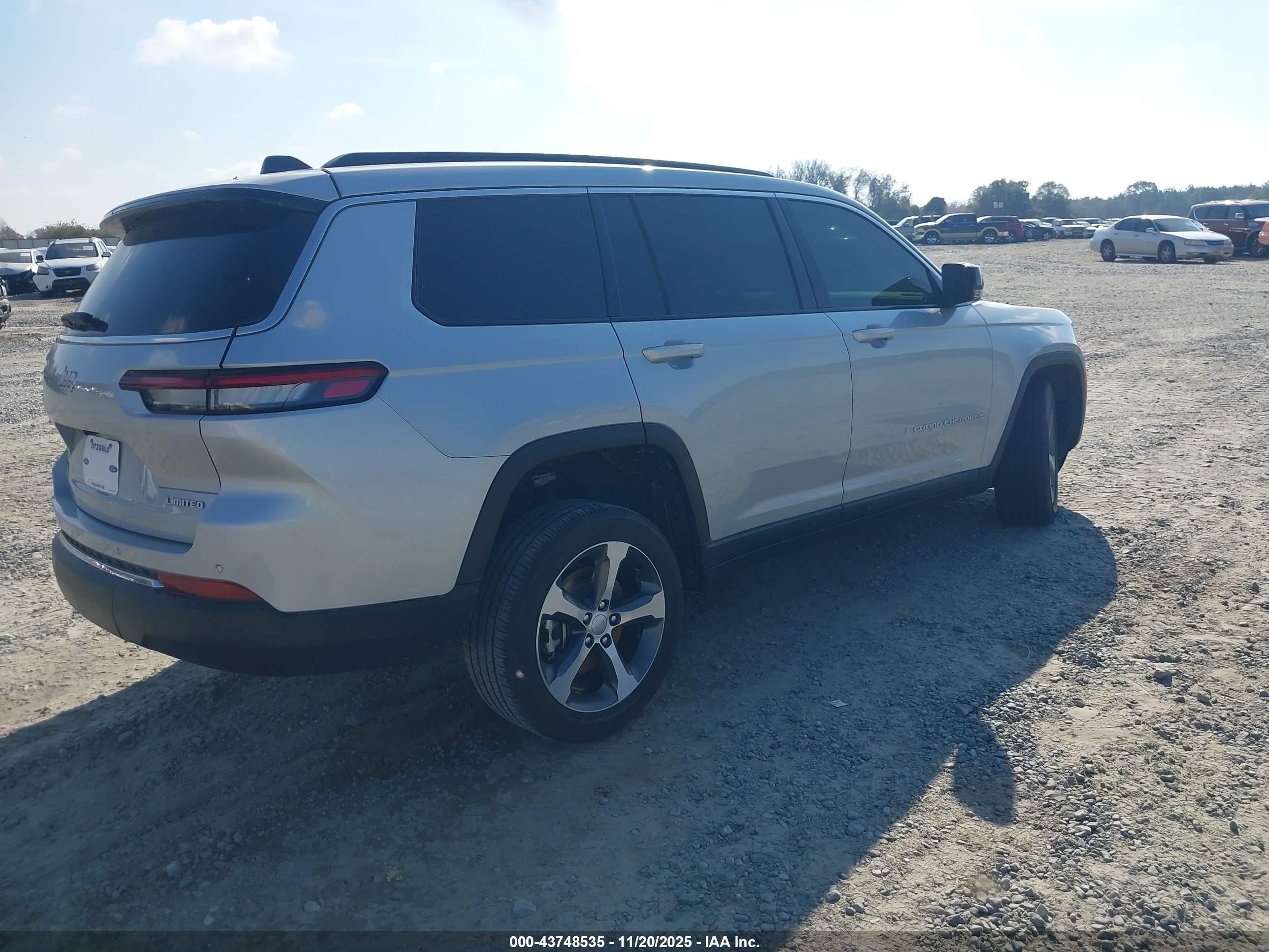 JEEP GRAND image 4