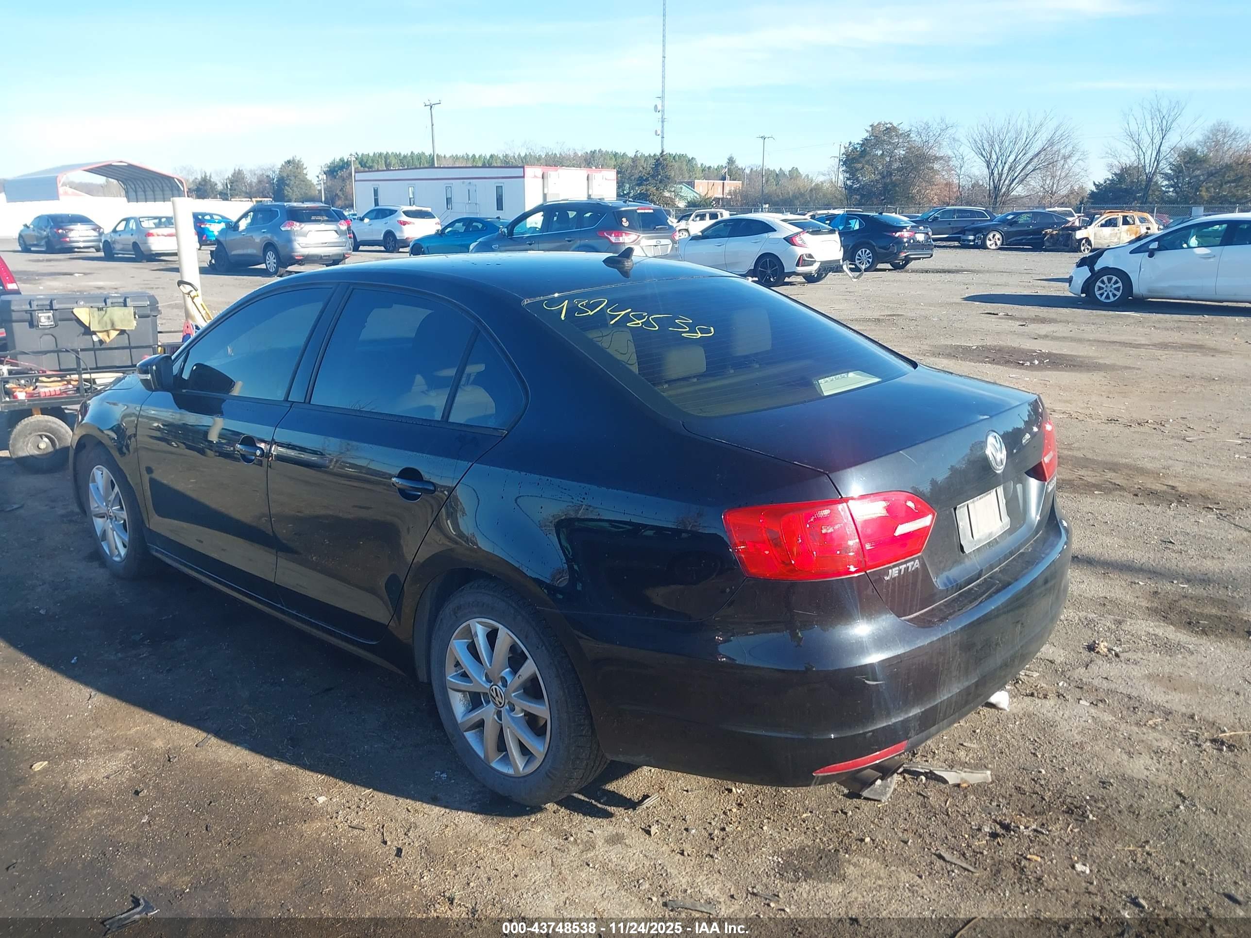 VOLKSWAGEN JETTA image 3