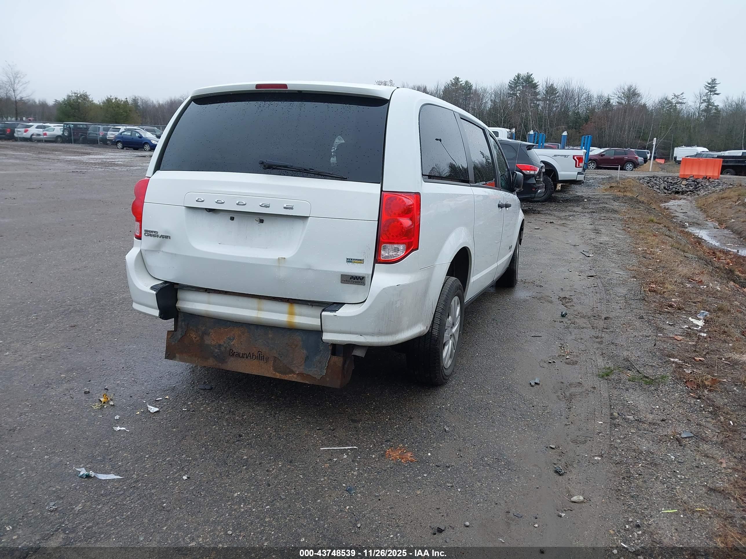DODGE GRAND image 4