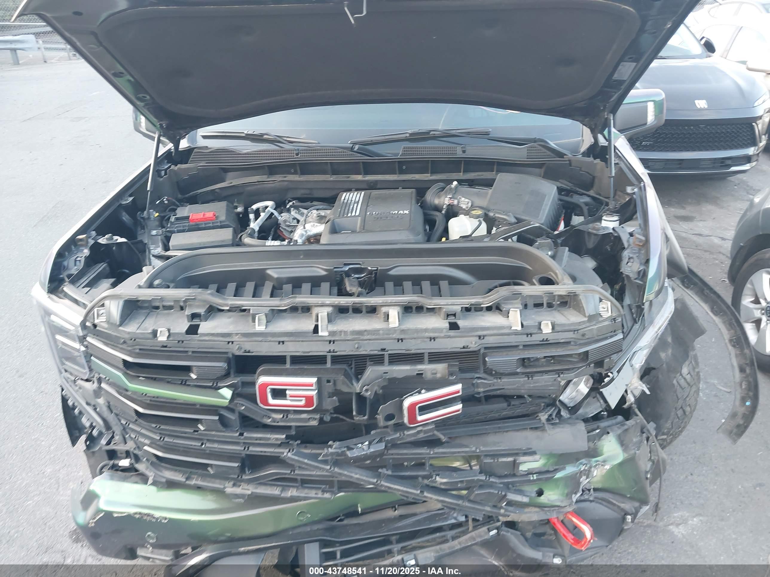 GMC SIERRA image 10