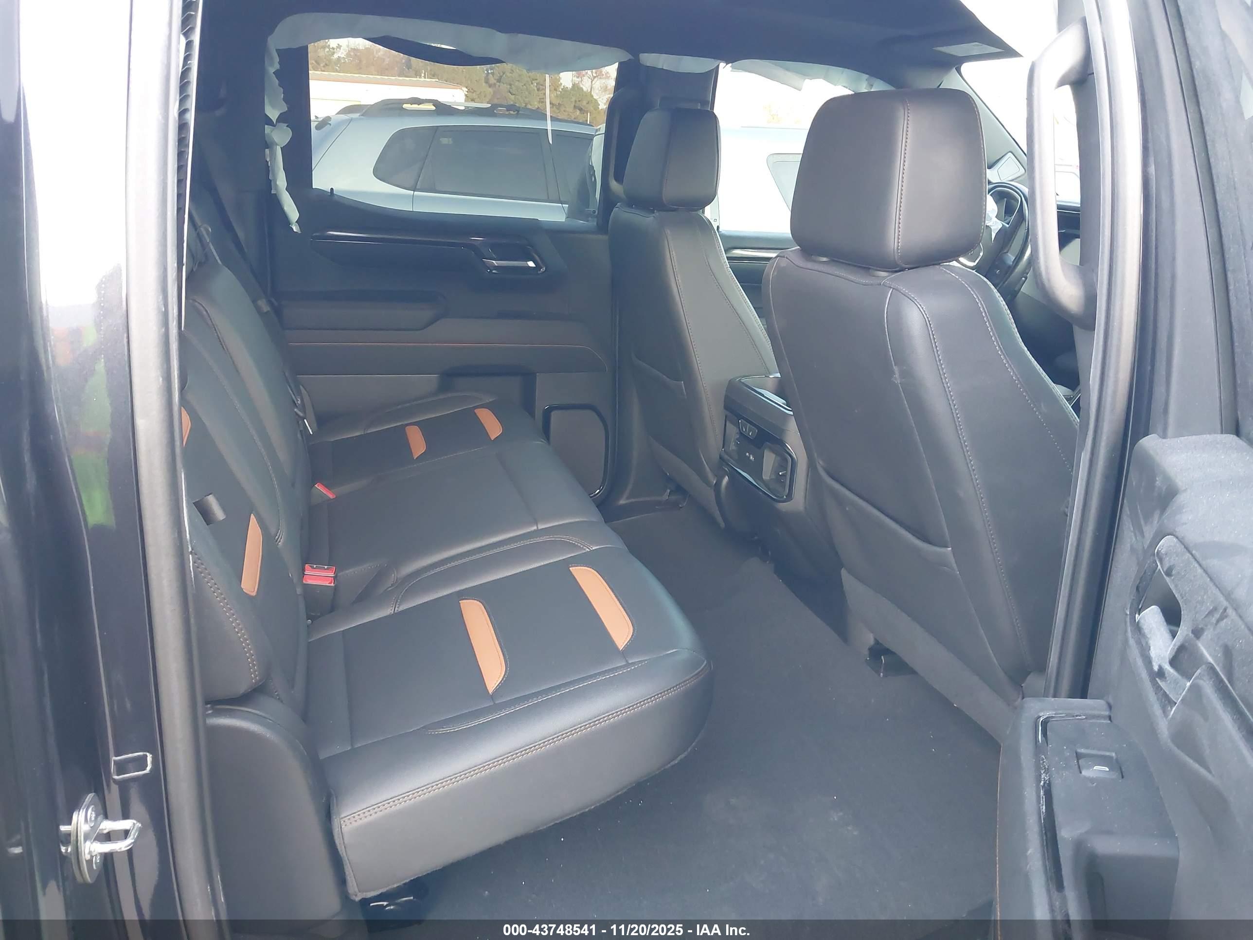 GMC SIERRA image 8