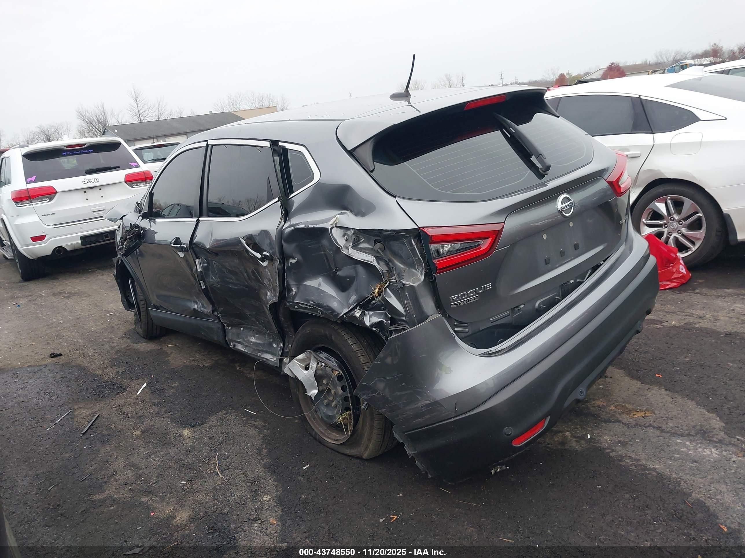 NISSAN ROGUE image 3