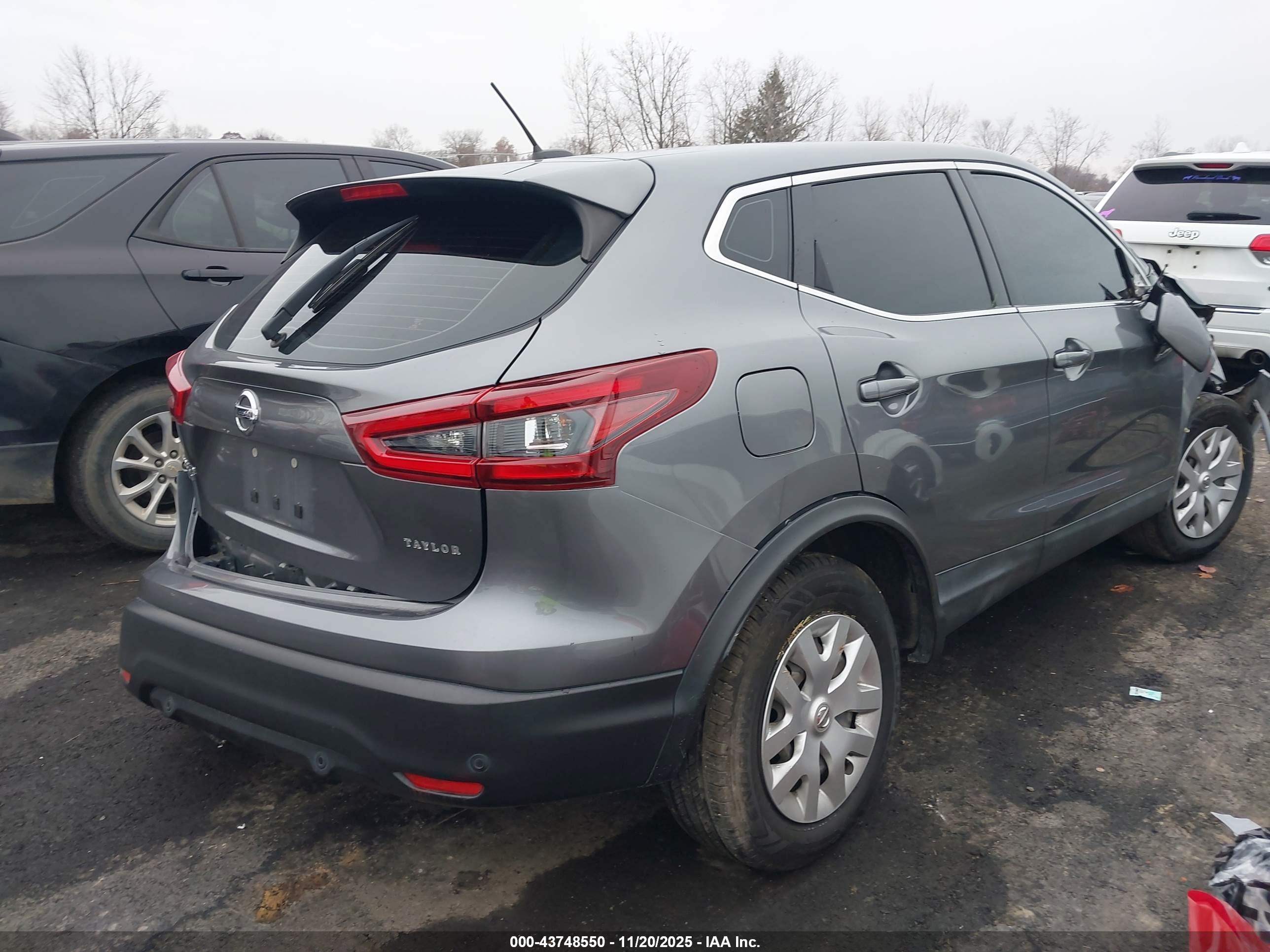 NISSAN ROGUE image 4
