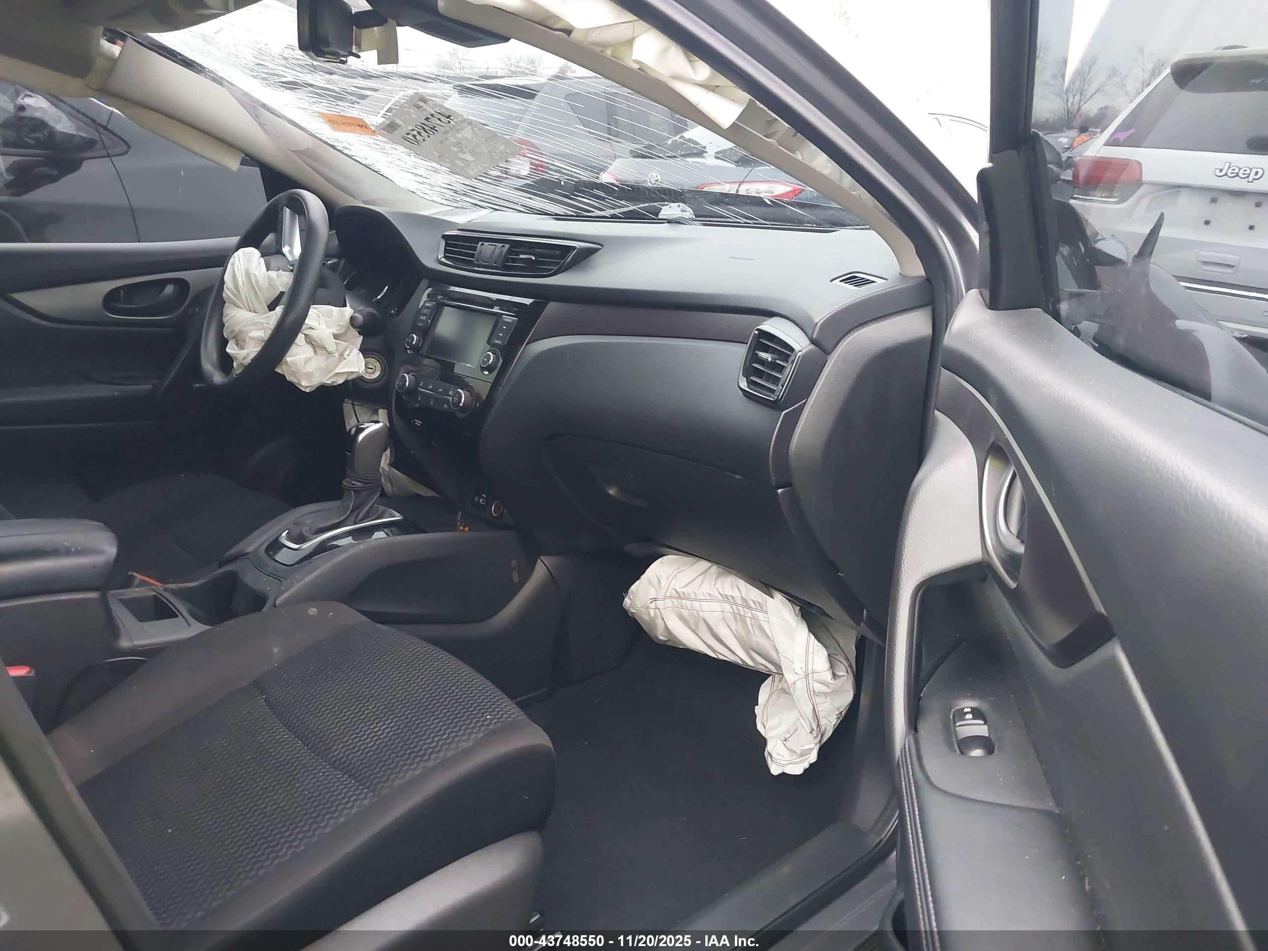 NISSAN ROGUE image 5