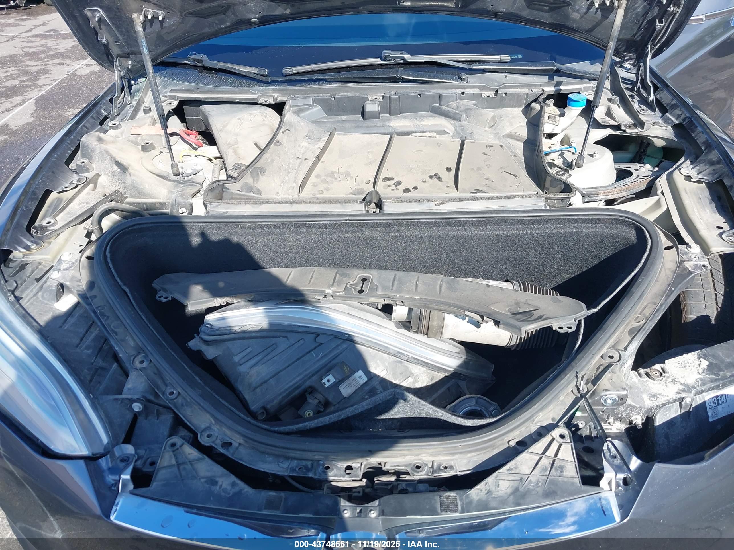 TESLA MODEL image 10