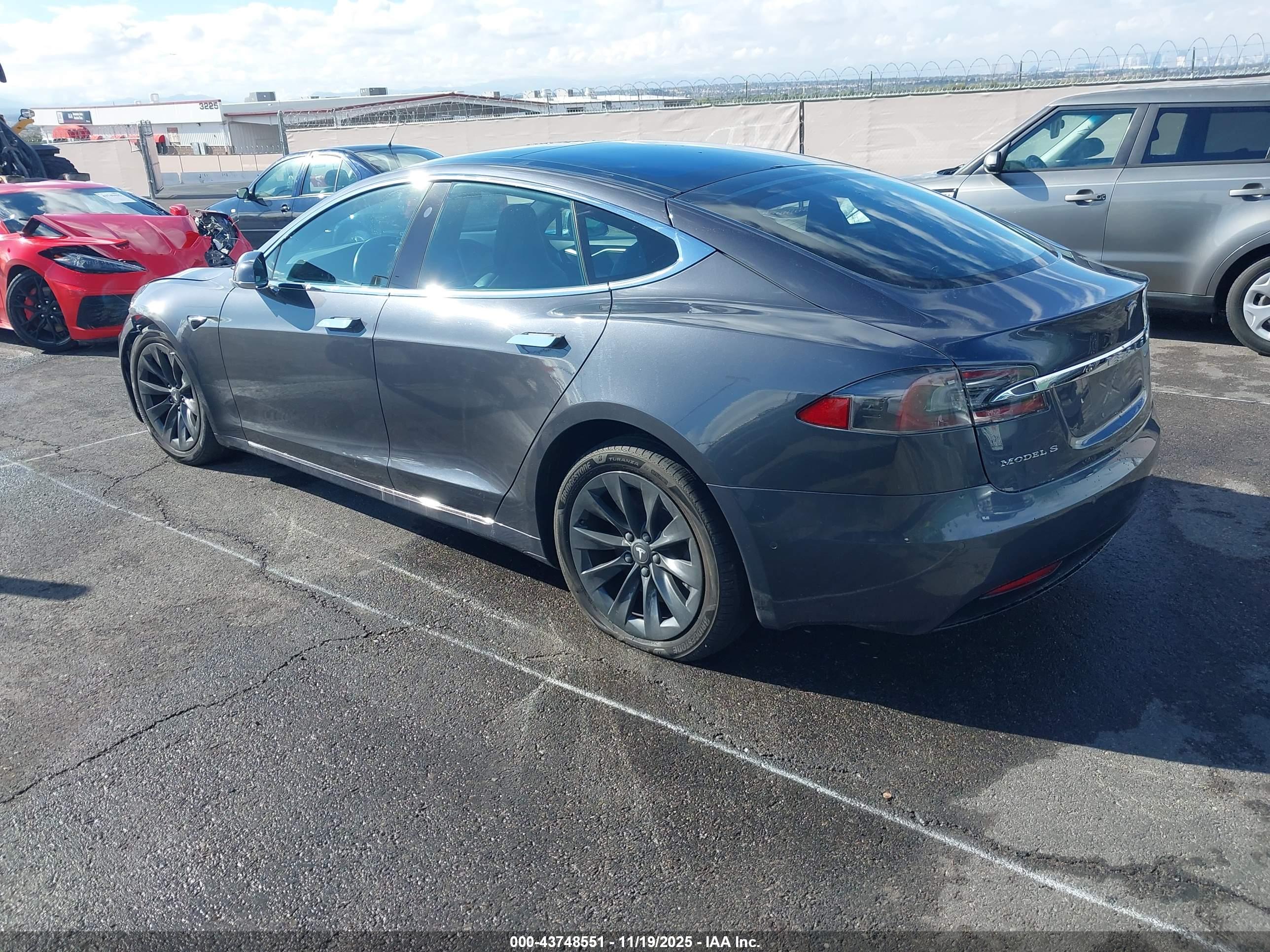 TESLA MODEL image 3