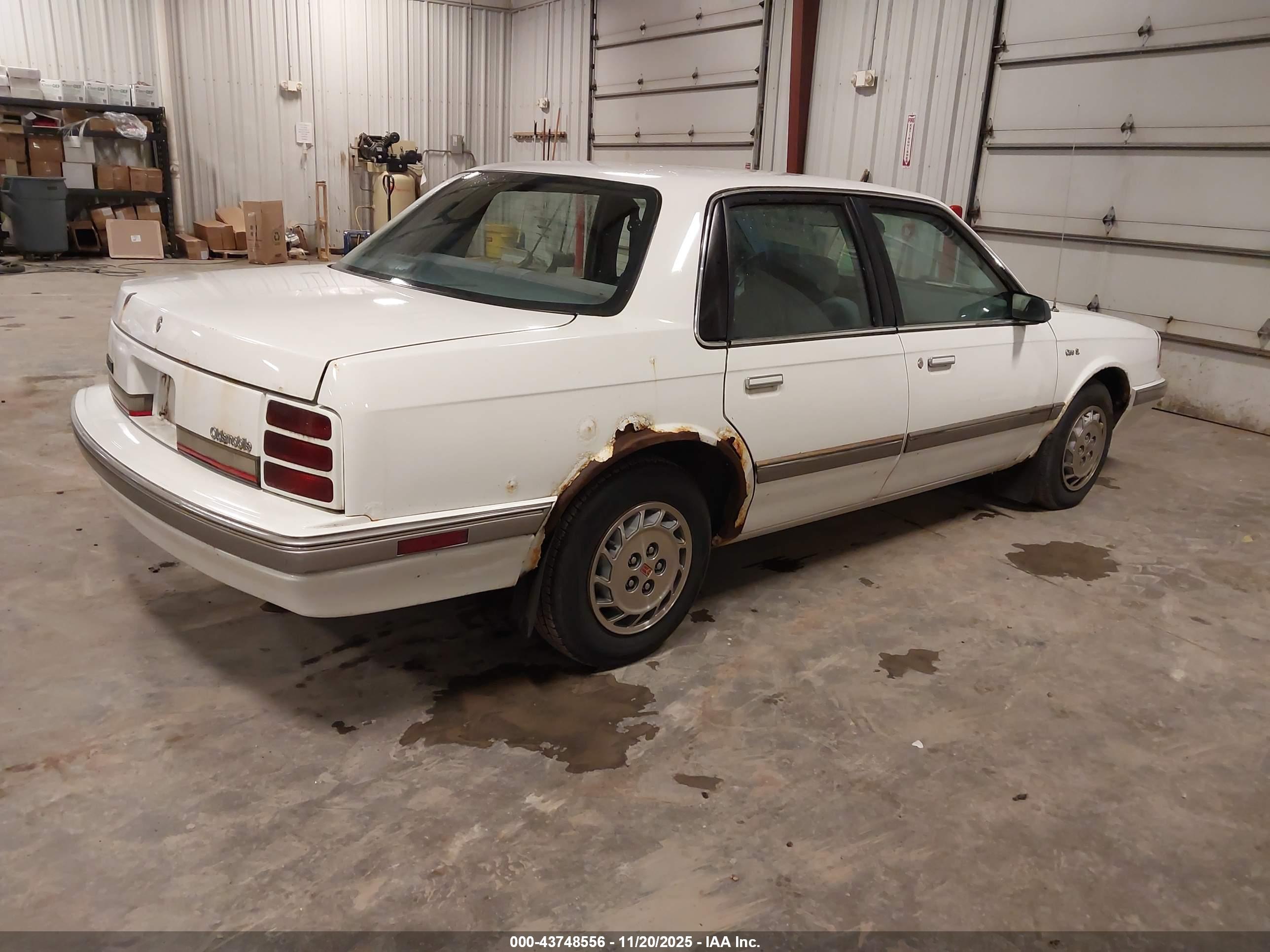 OLDSMOBILE CIERA image 4