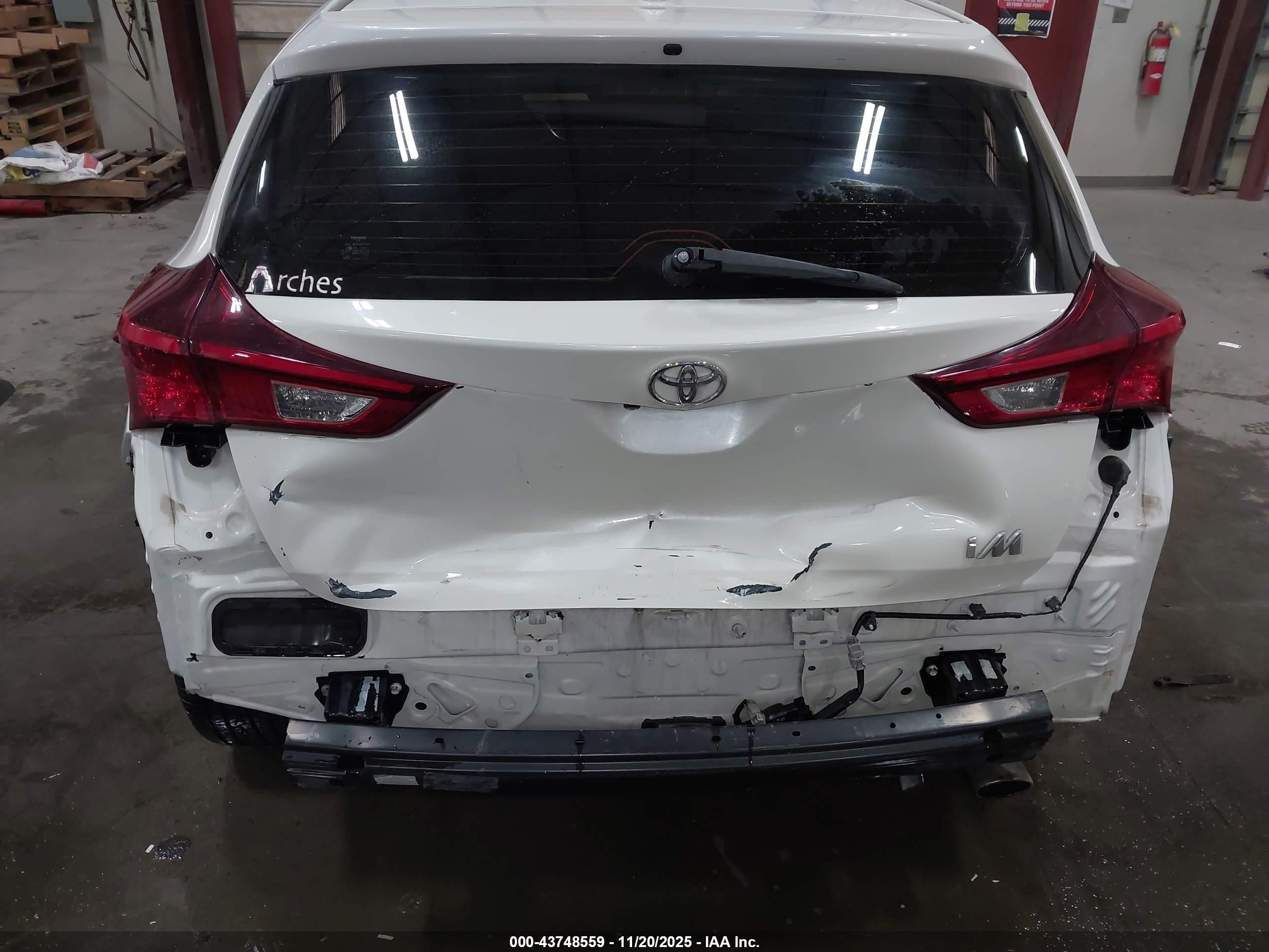 TOYOTA COROLLA image 6