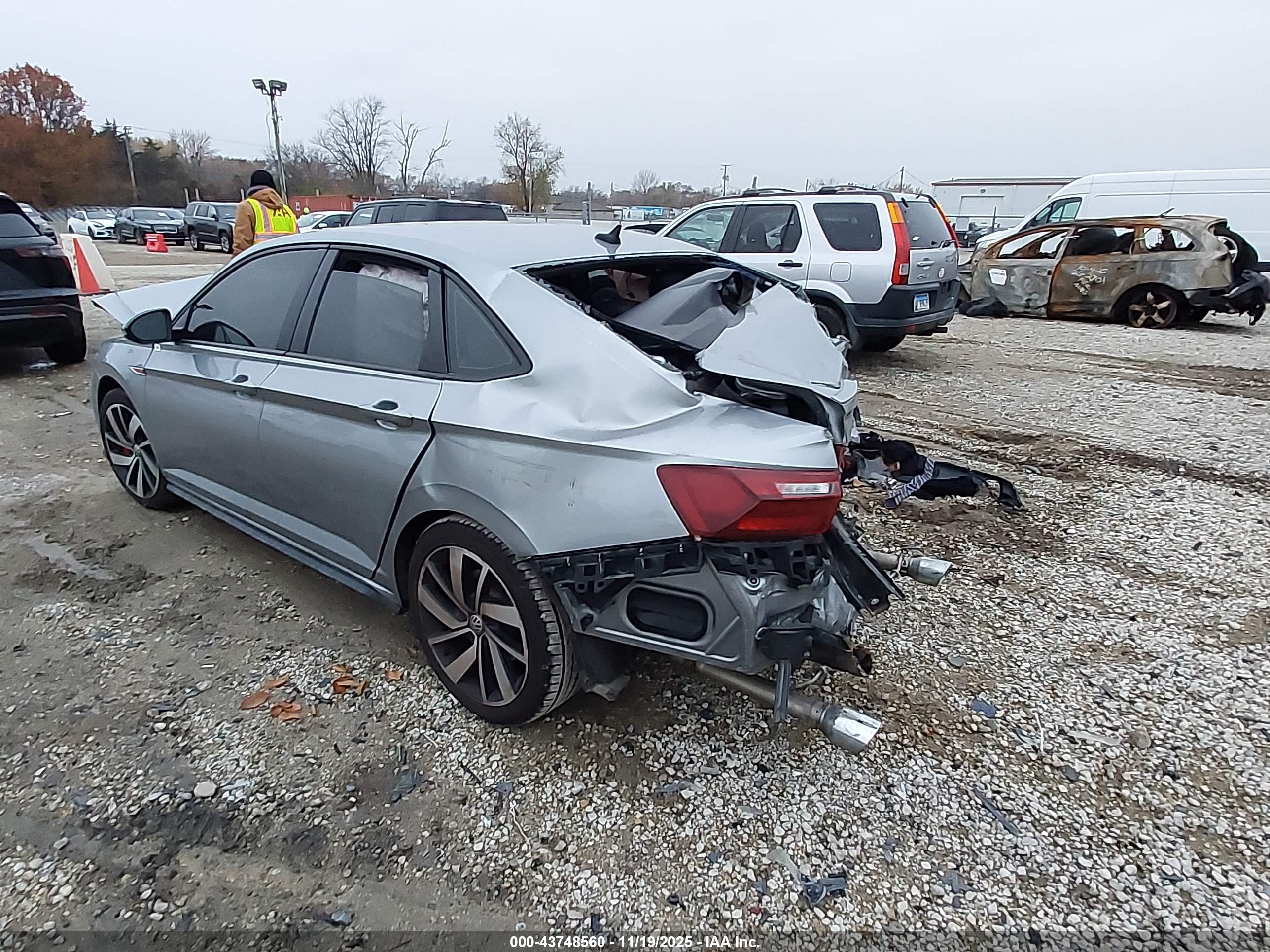 VOLKSWAGEN JETTA image 3