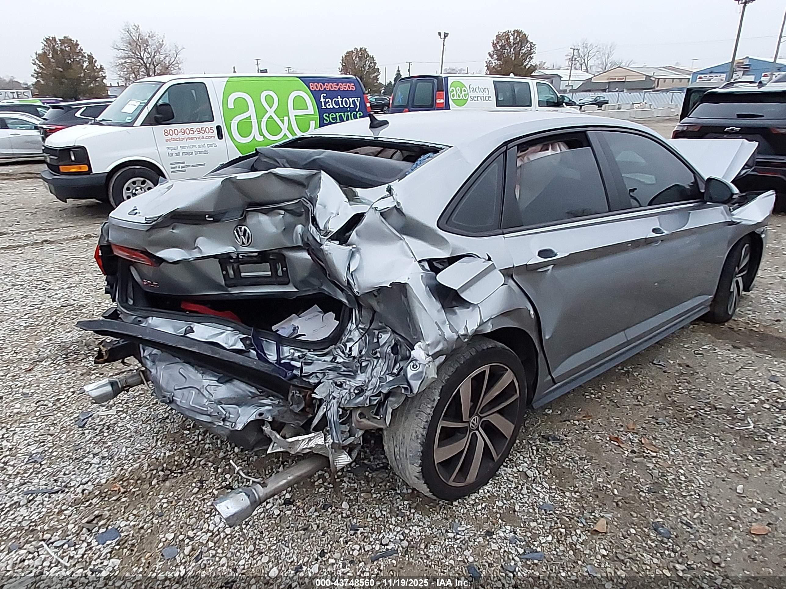VOLKSWAGEN JETTA image 4