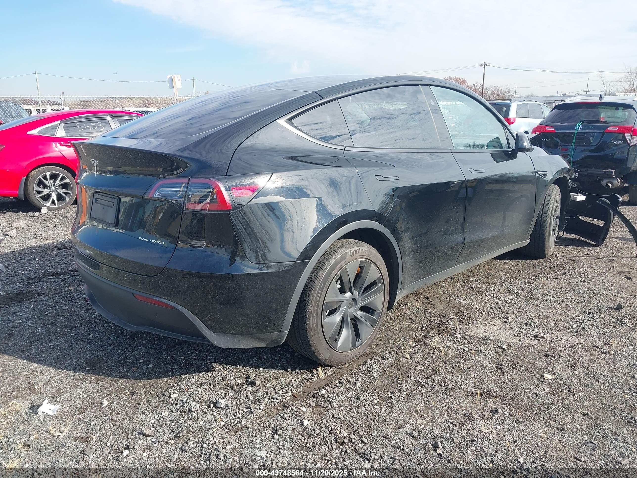 TESLA MODEL image 4