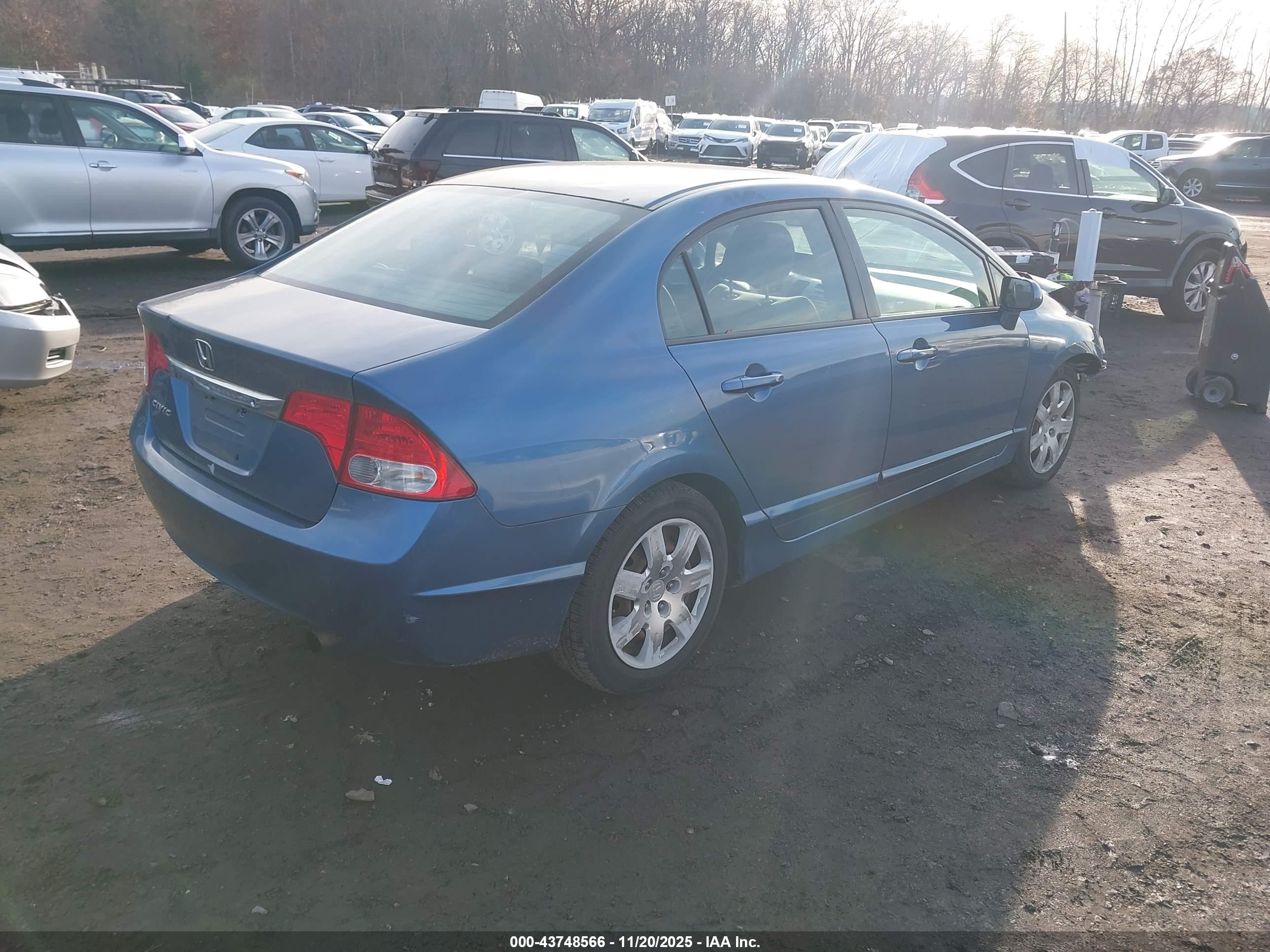 HONDA CIVIC image 4
