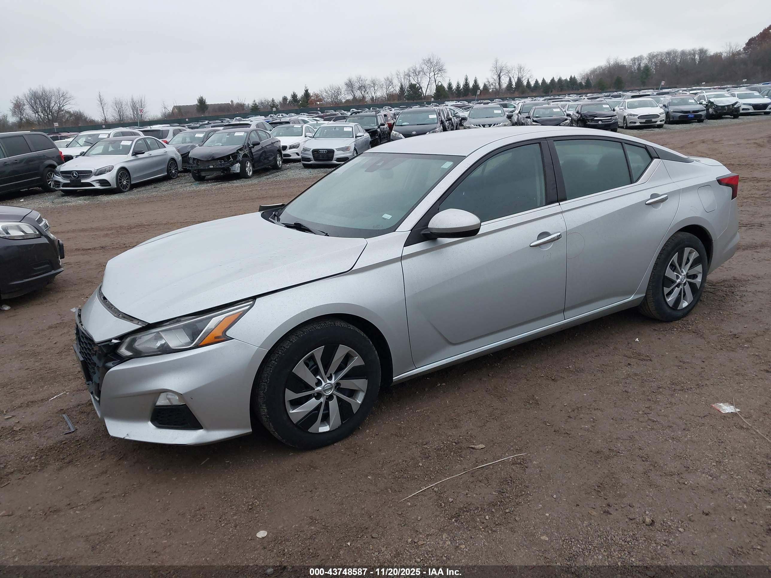 NISSAN ALTIMA image 2