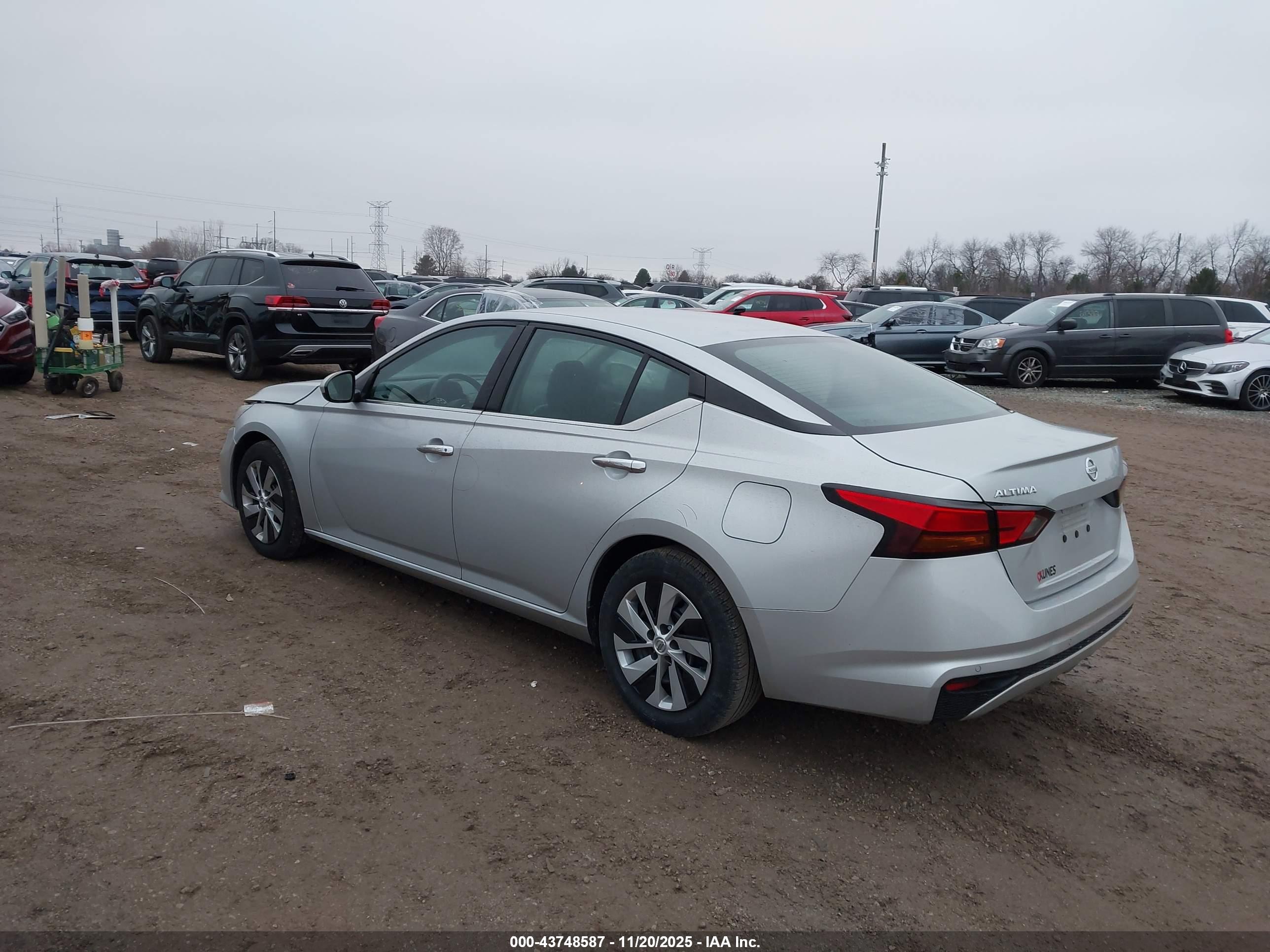 NISSAN ALTIMA image 3