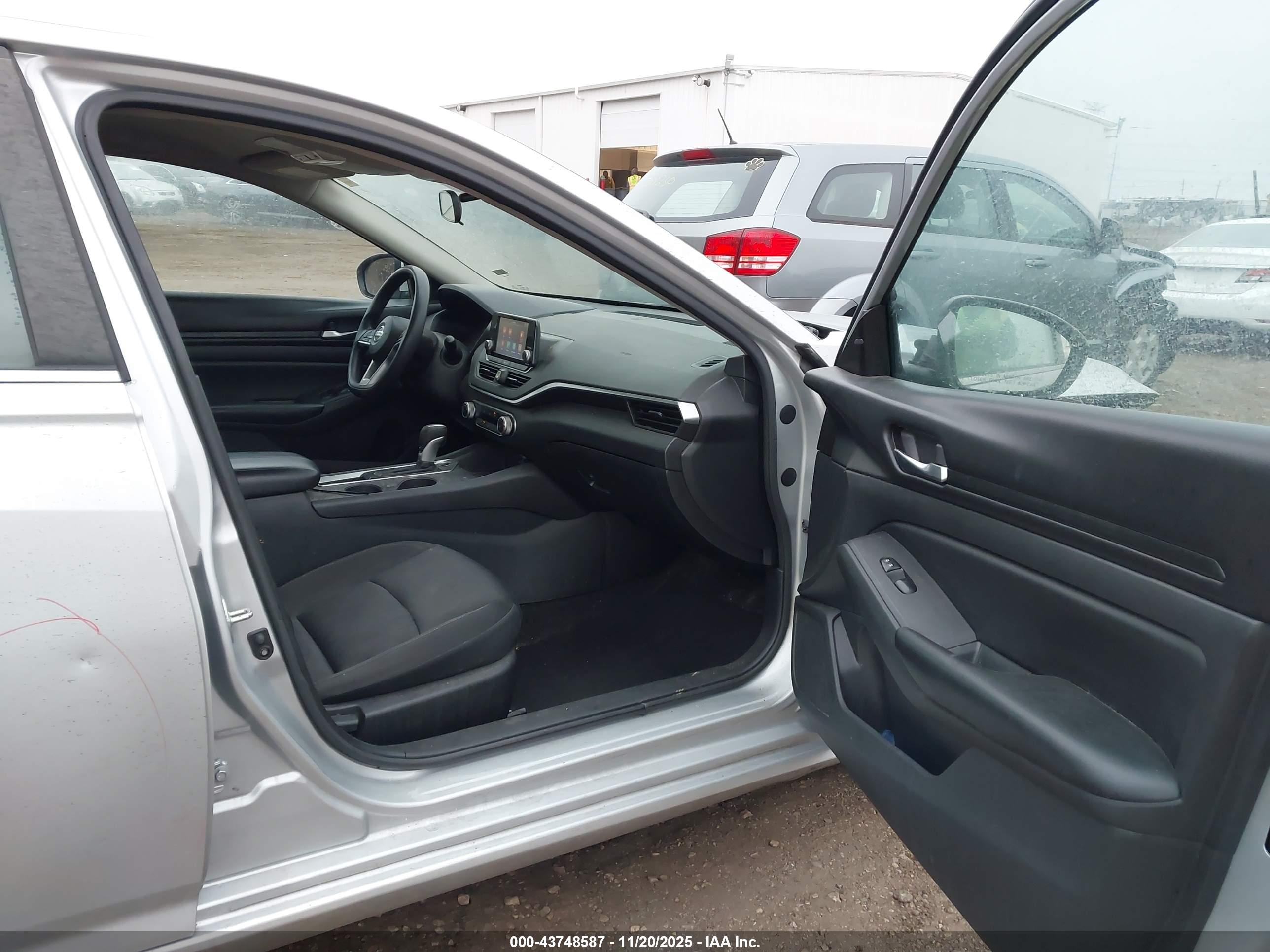 NISSAN ALTIMA image 5
