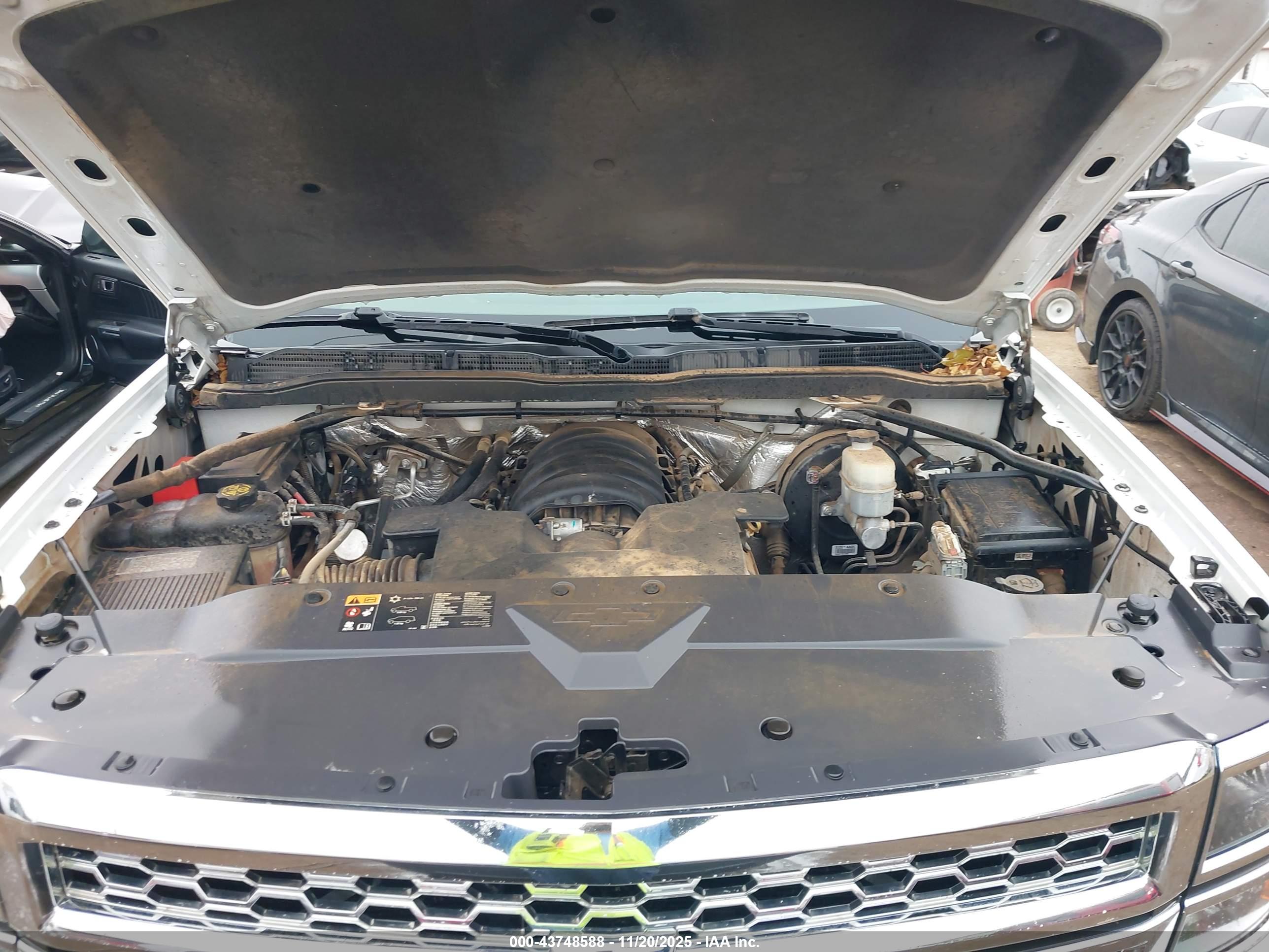 CHEVROLET SILVERADO image 10