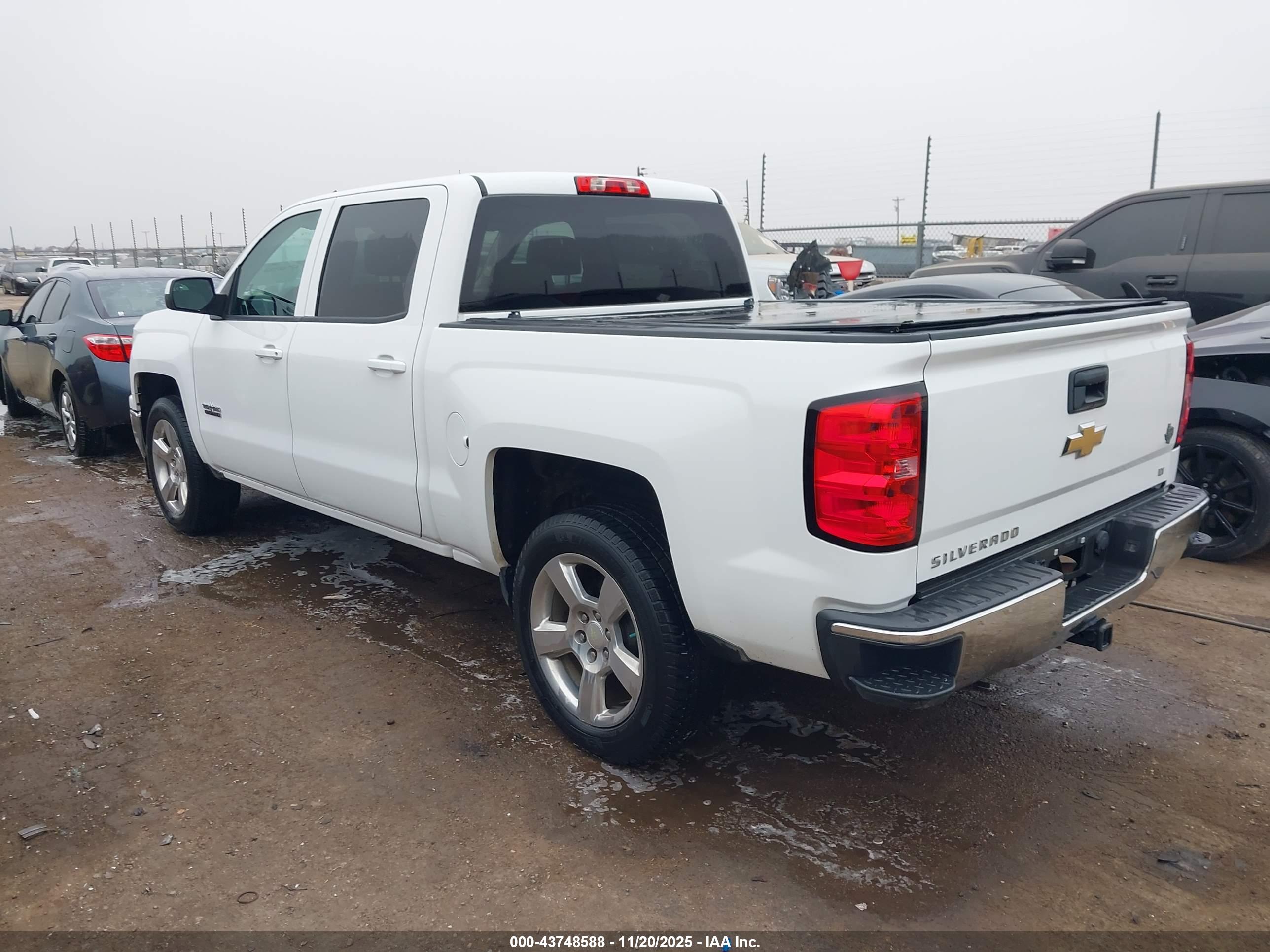CHEVROLET SILVERADO image 3