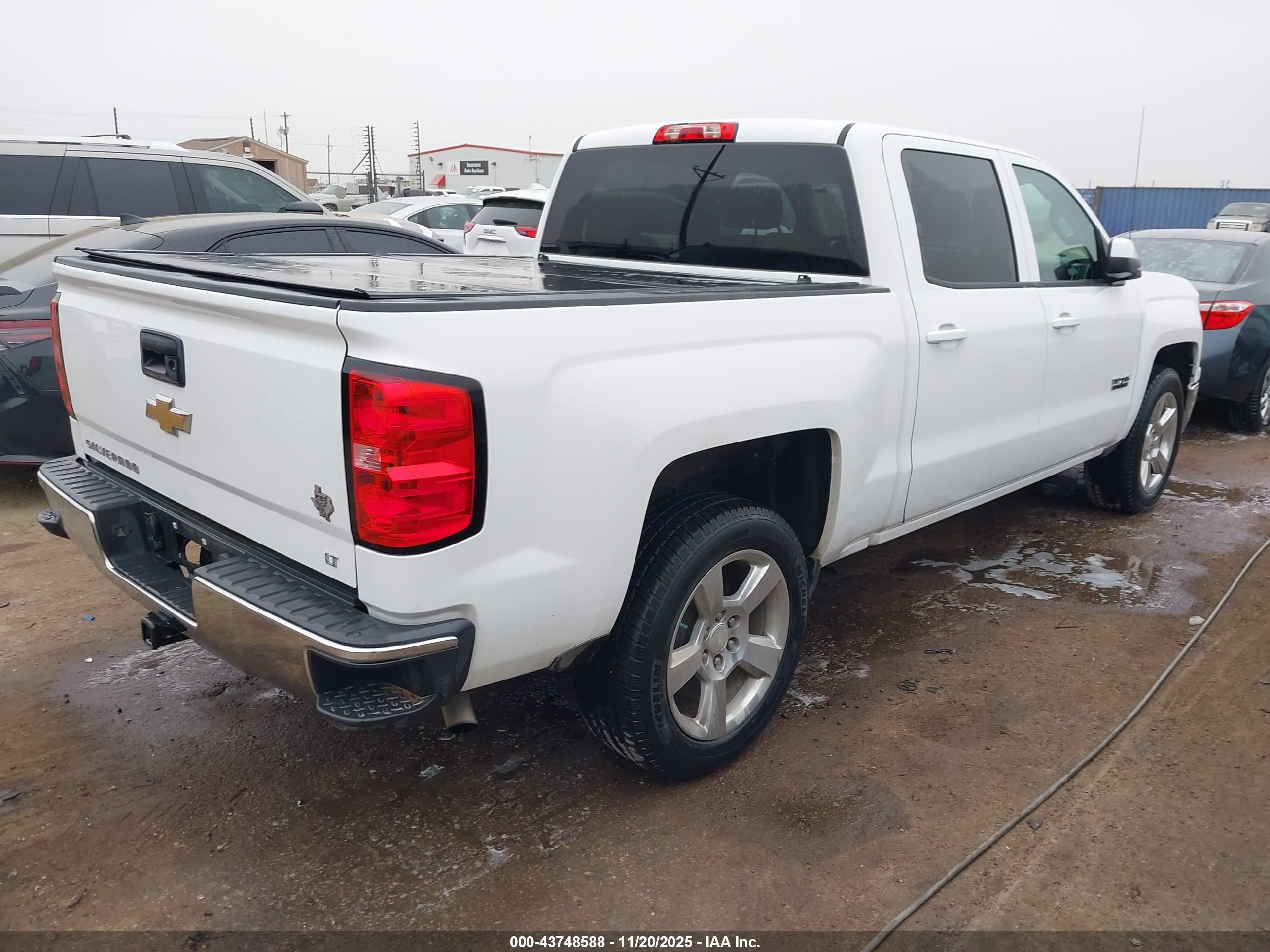 CHEVROLET SILVERADO image 4