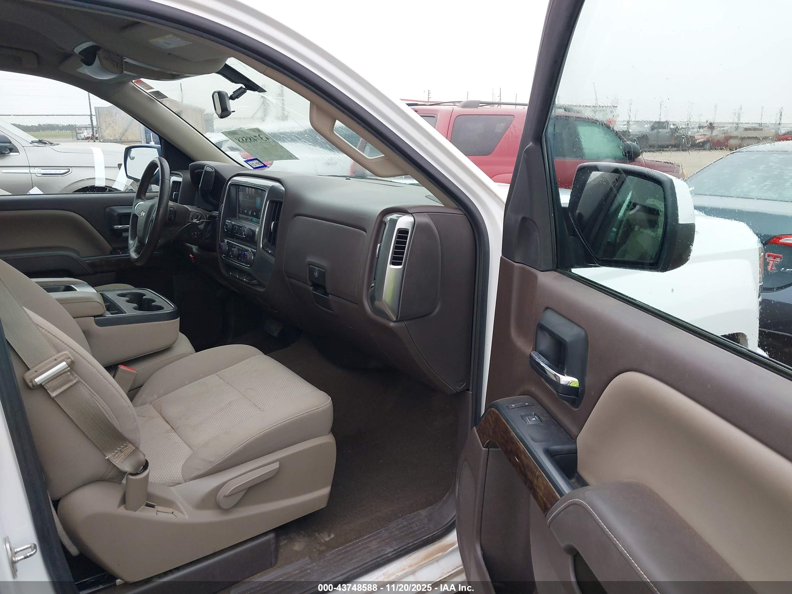 CHEVROLET SILVERADO image 5