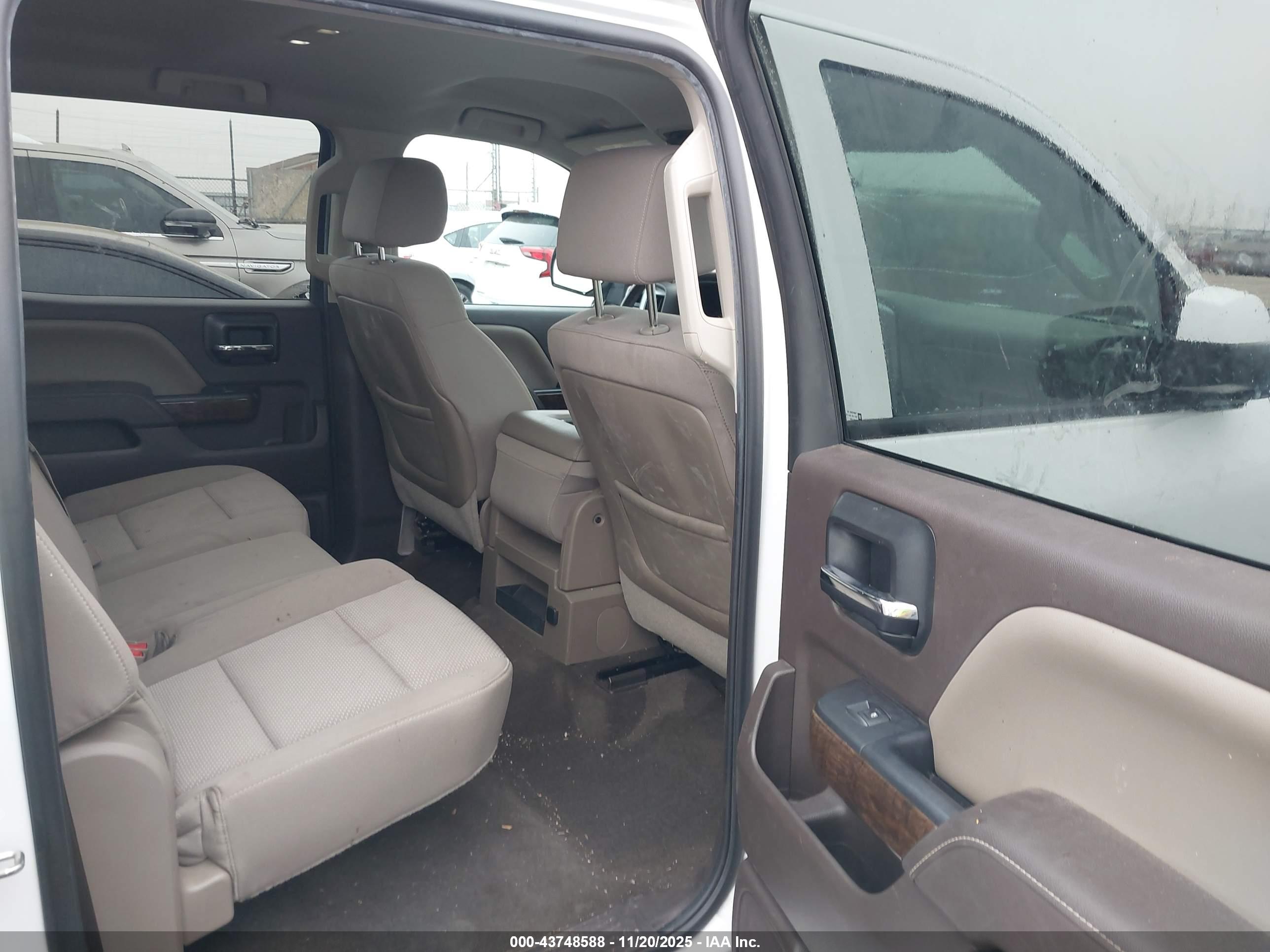 CHEVROLET SILVERADO image 8
