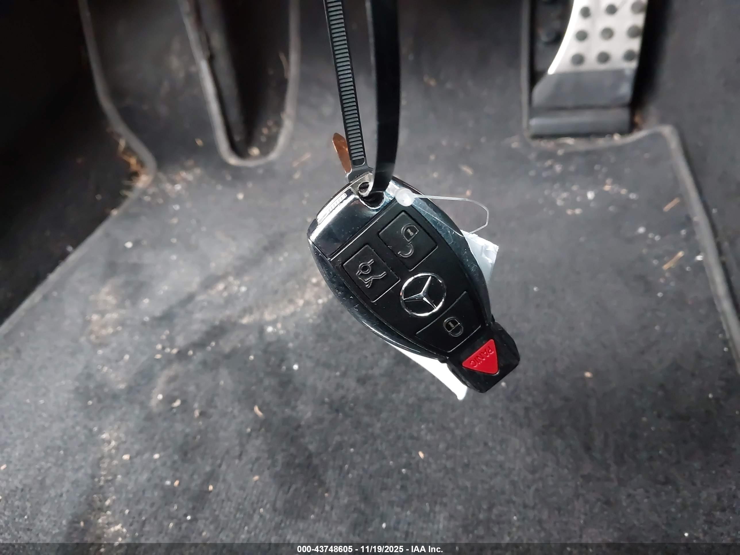 MERCEDES-BENZ C image 11