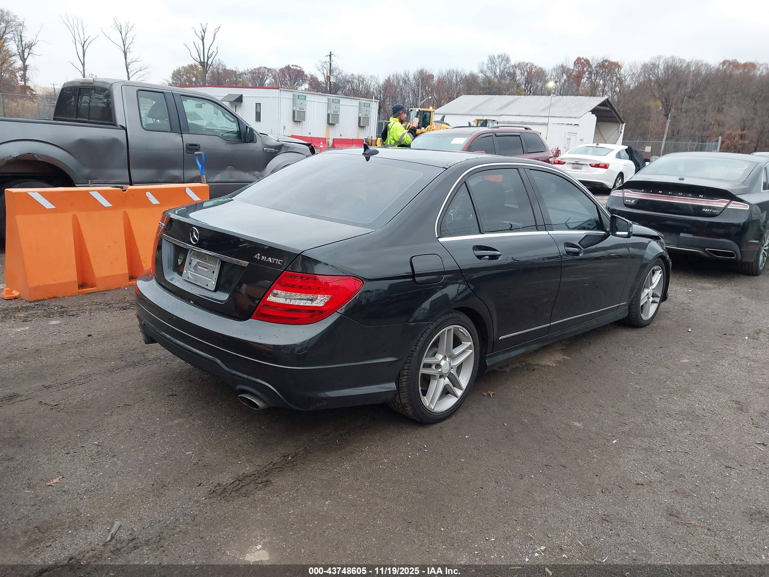 MERCEDES-BENZ C image 4