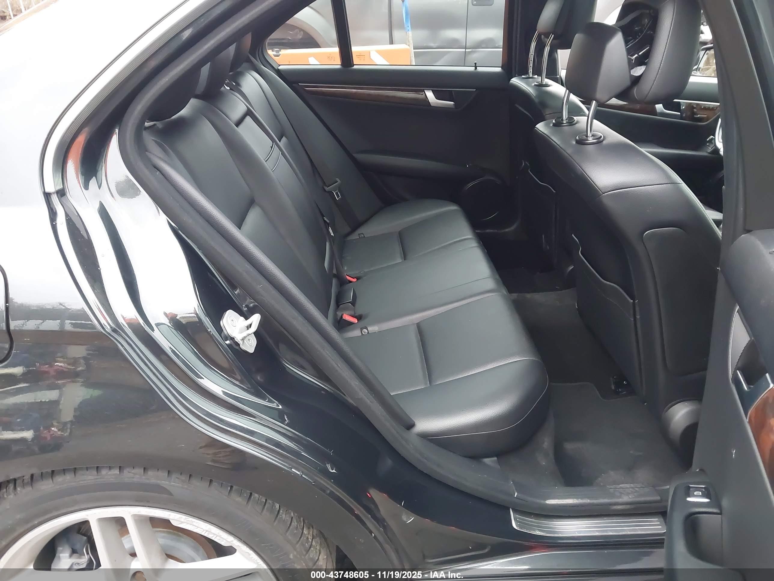 MERCEDES-BENZ C image 8