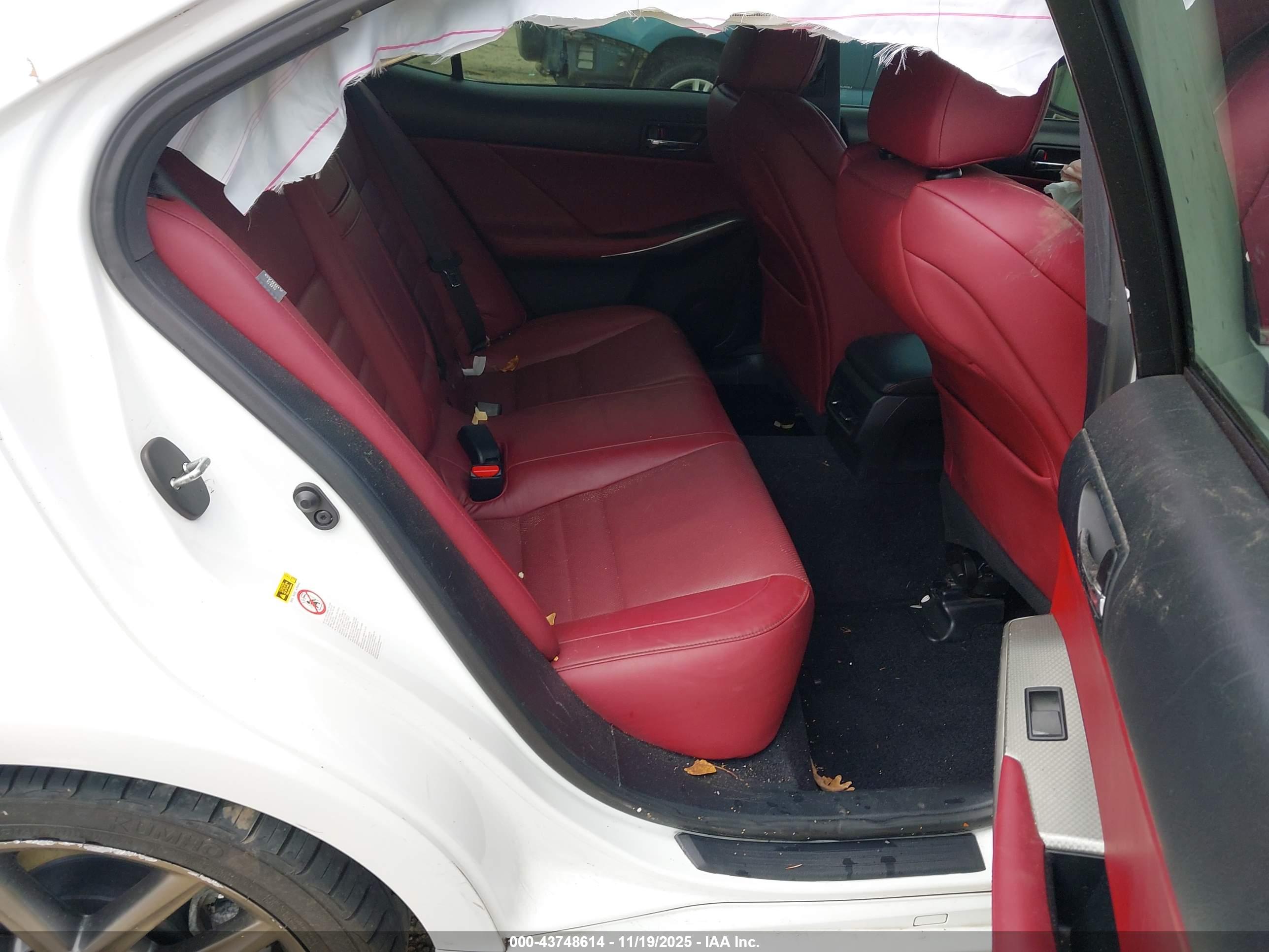 LEXUS IS image 8