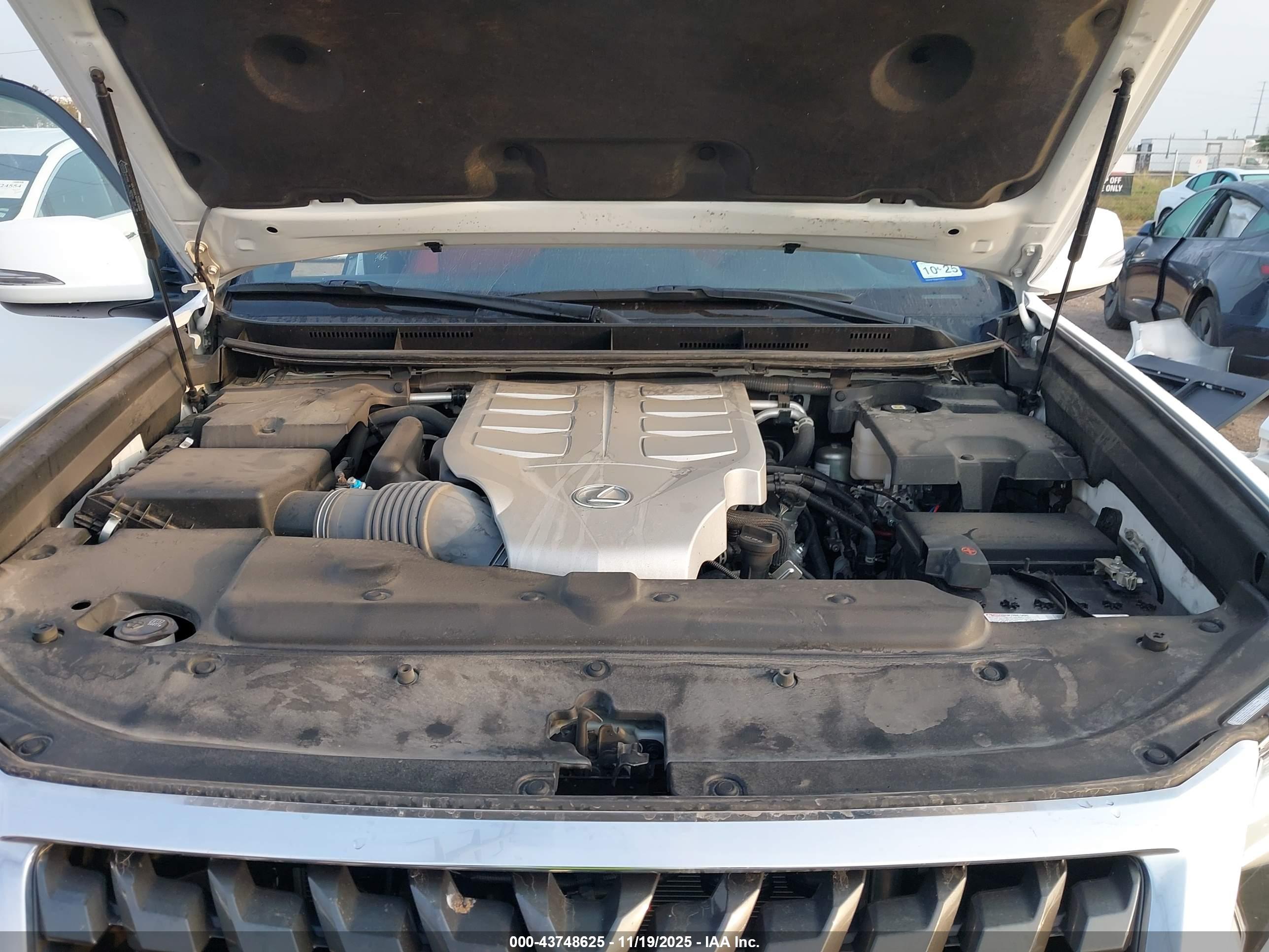 LEXUS GX image 10