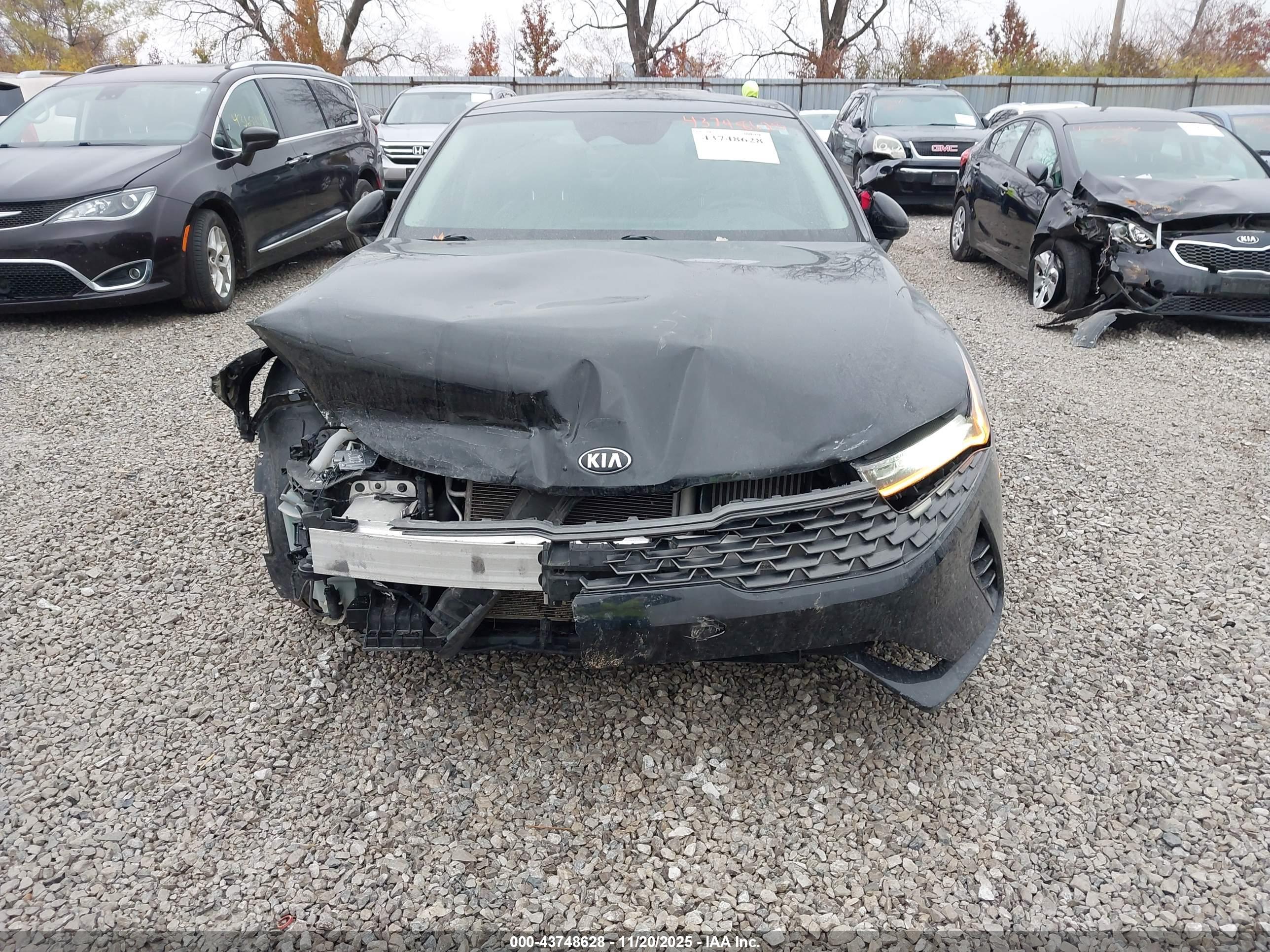 KIA K5 image 6