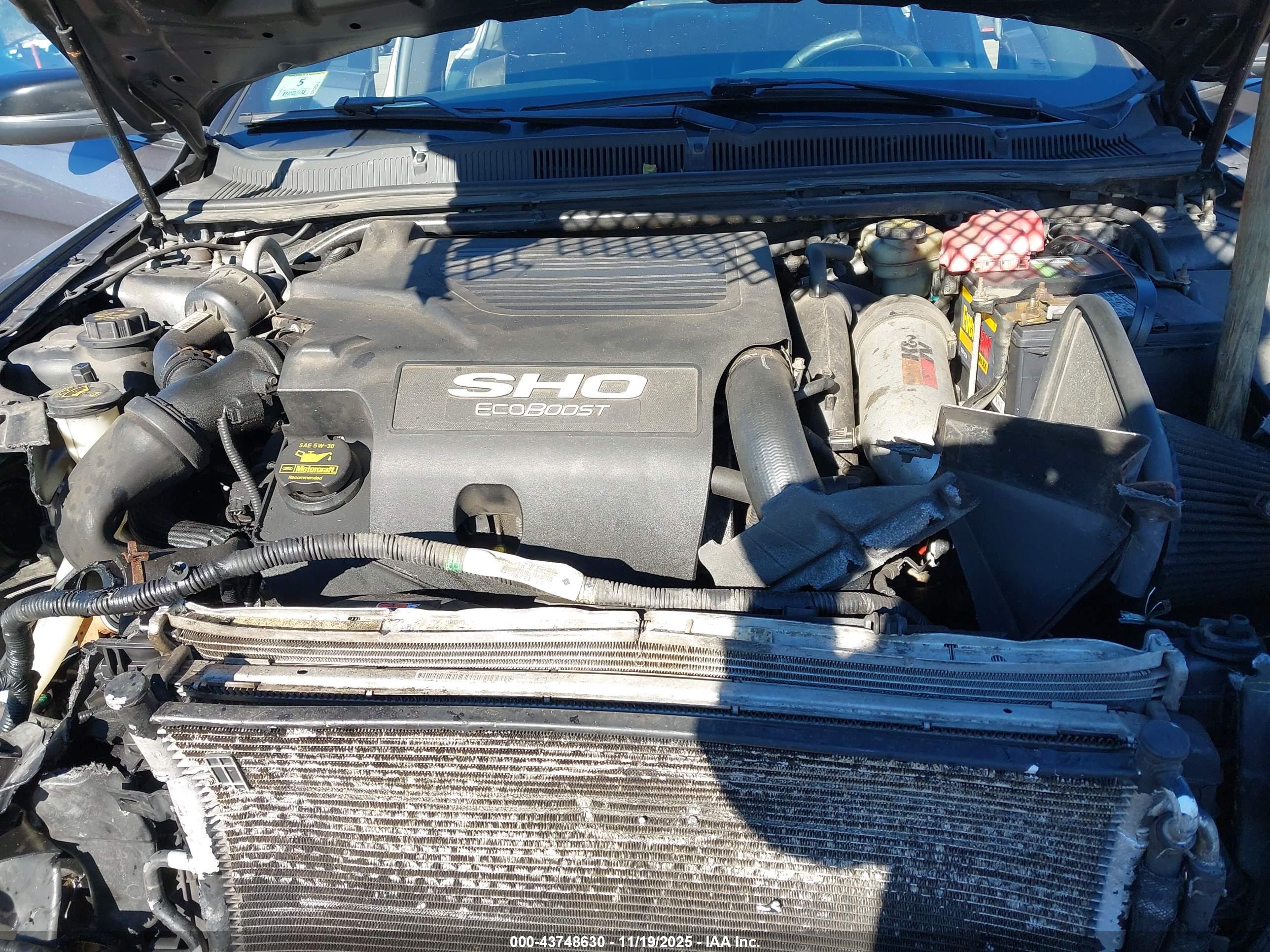 FORD TAURUS image 10