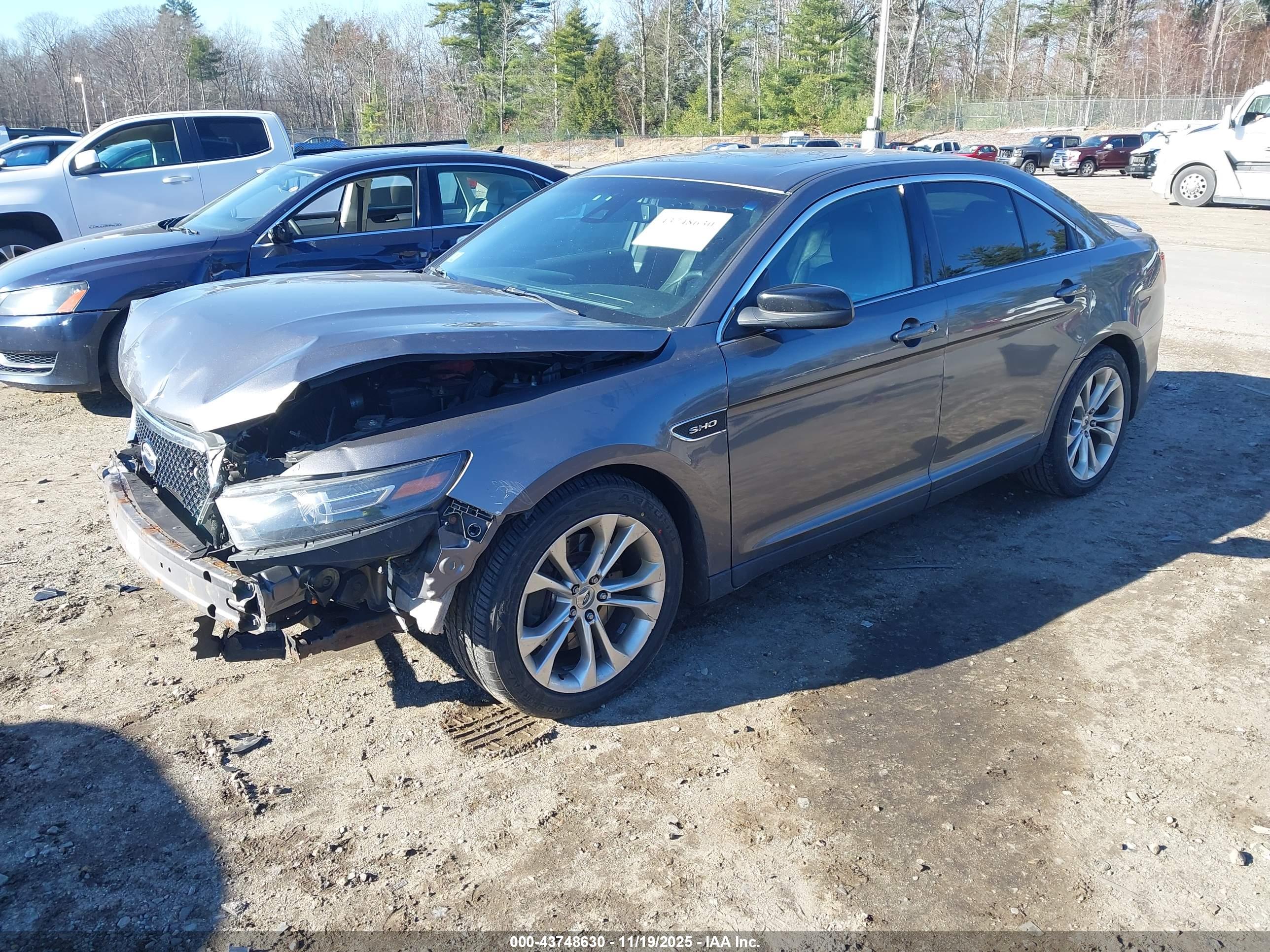 FORD TAURUS image 2