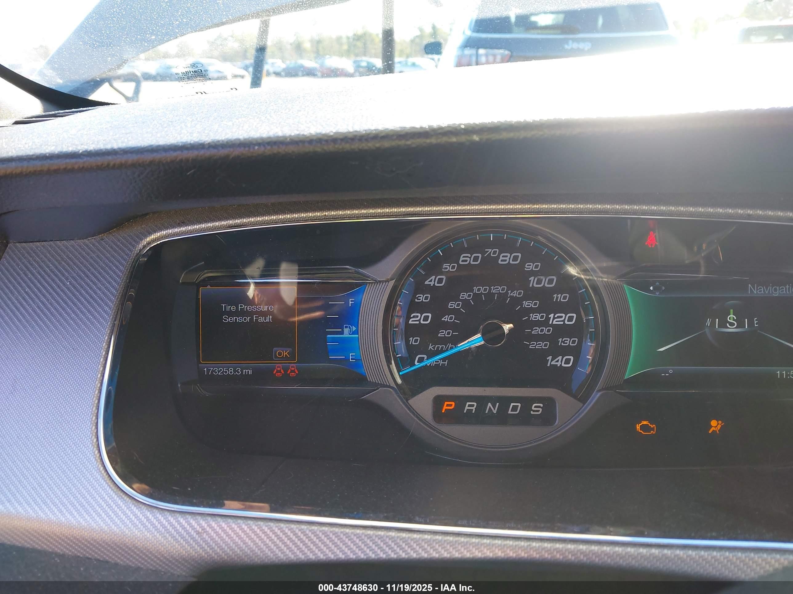 FORD TAURUS image 7