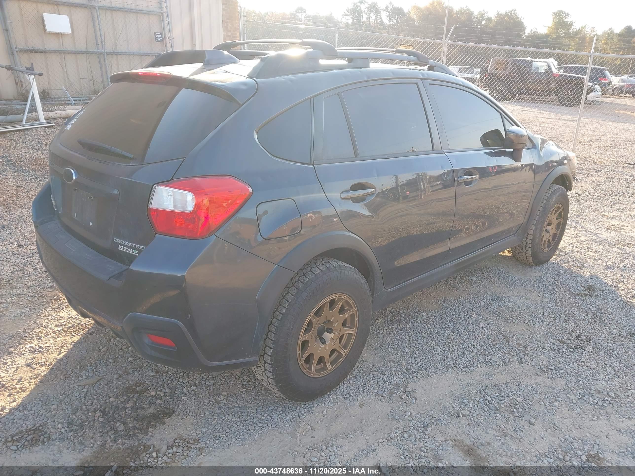 SUBARU CROSSTREK image 4