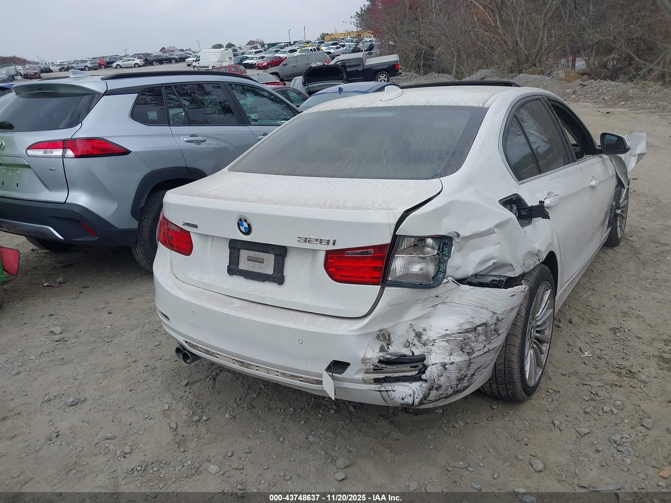 BMW 328I image 4