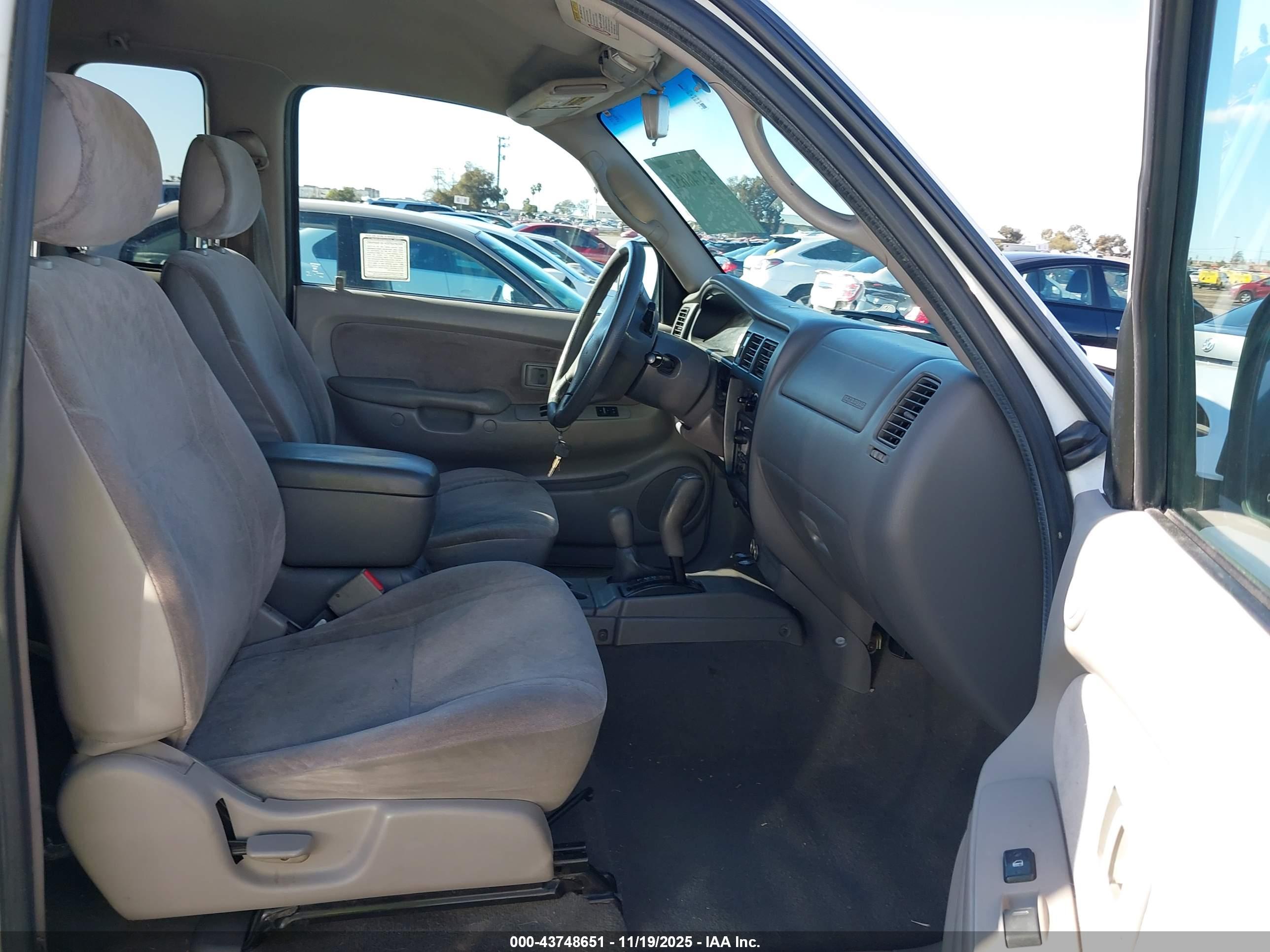 TOYOTA TACOMA image 5