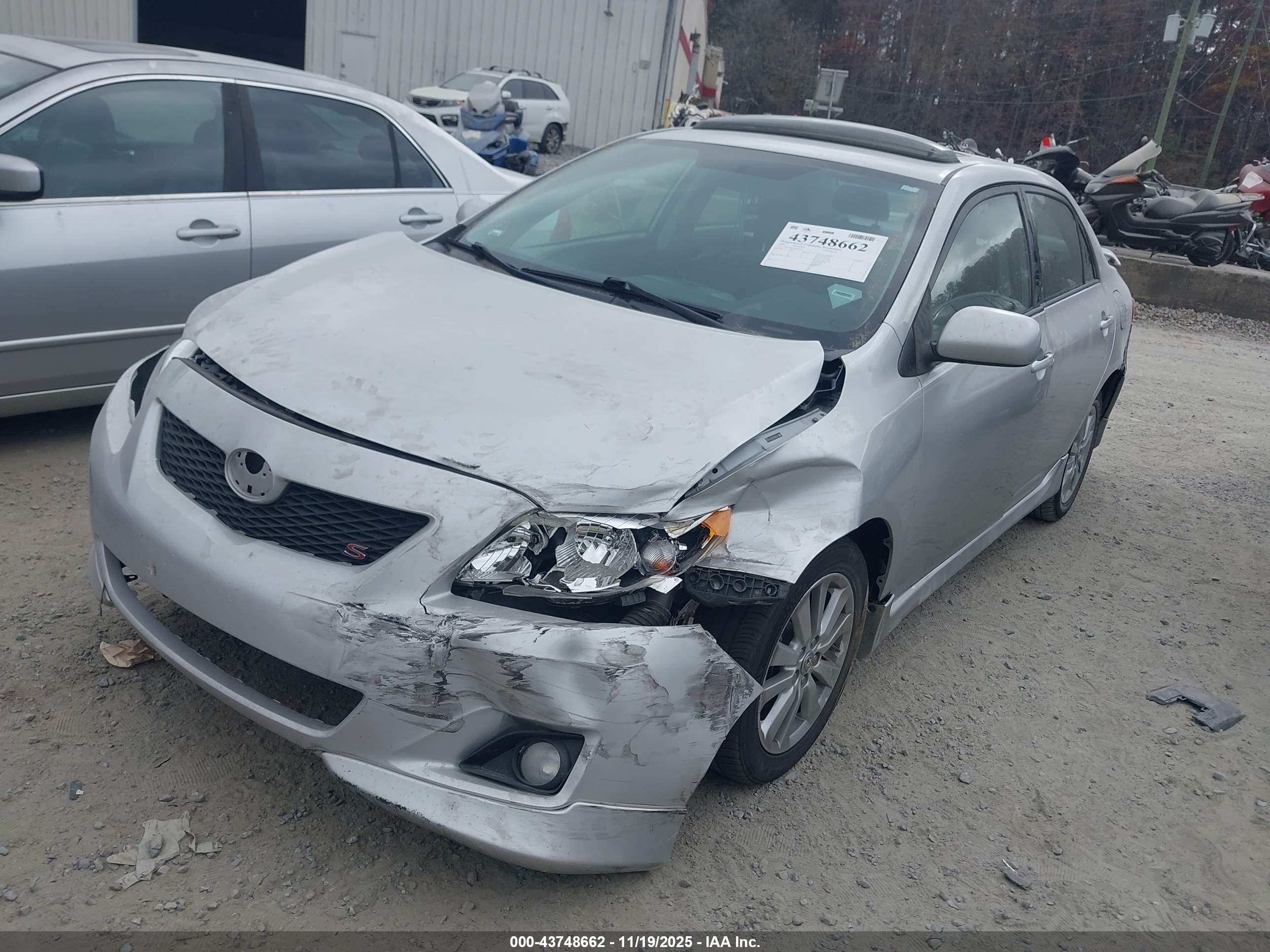 TOYOTA COROLLA image 2