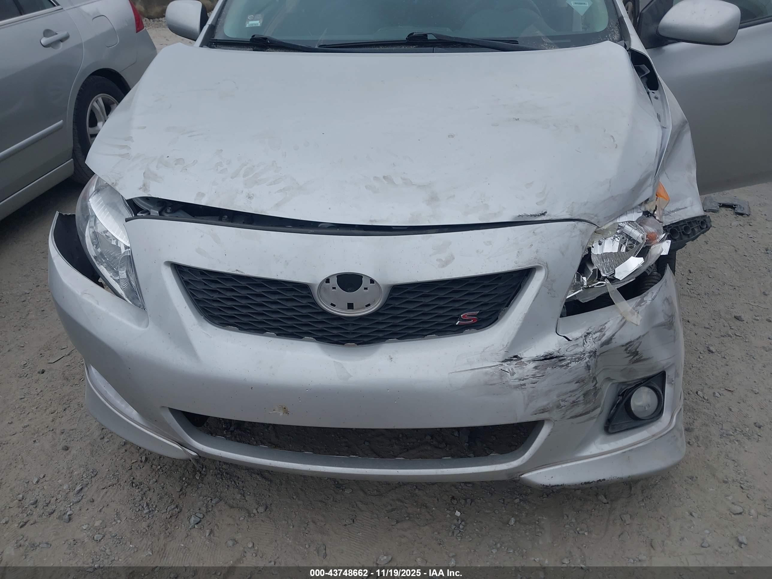 TOYOTA COROLLA image 6