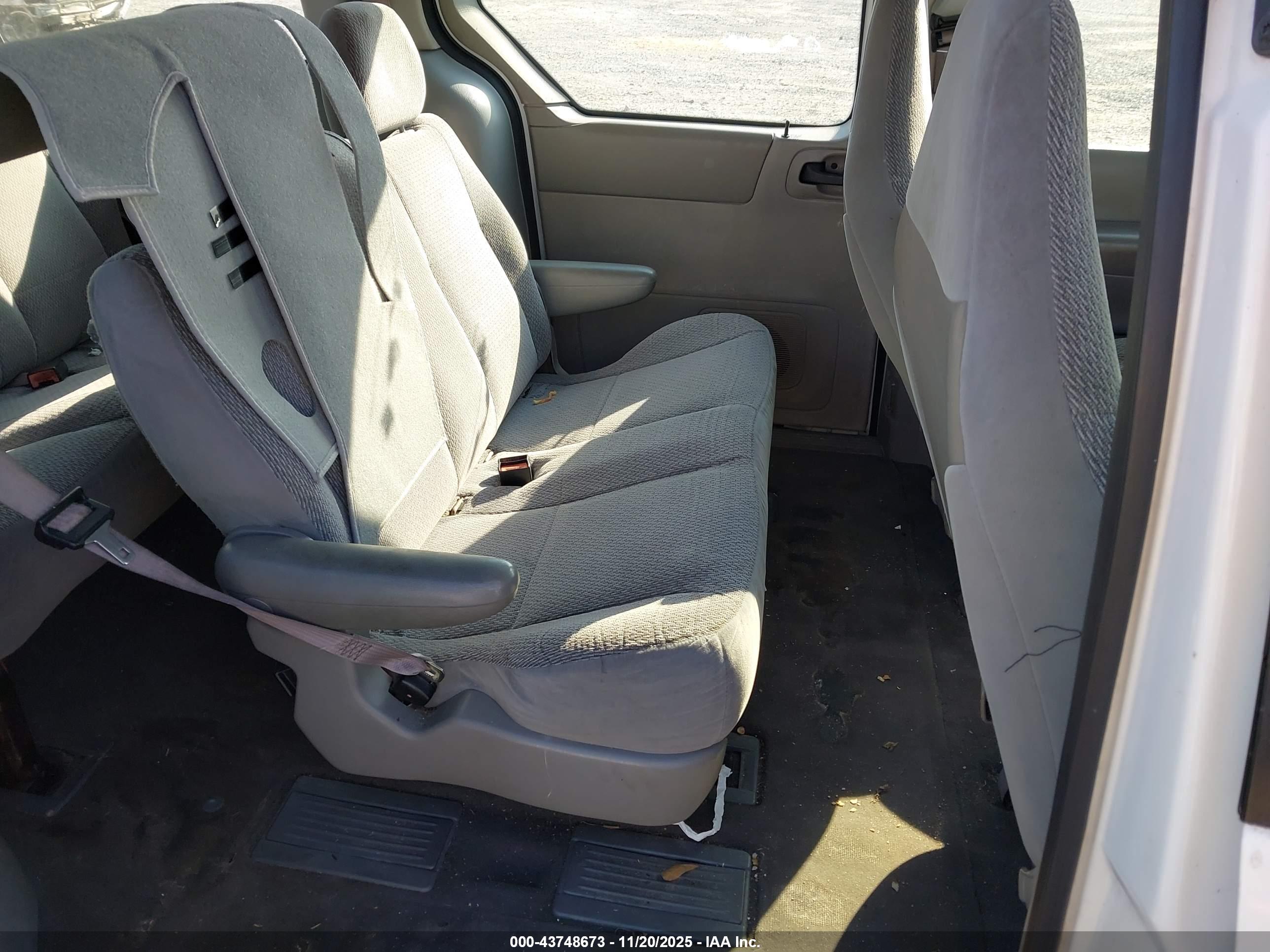 FORD WINDSTAR image 8