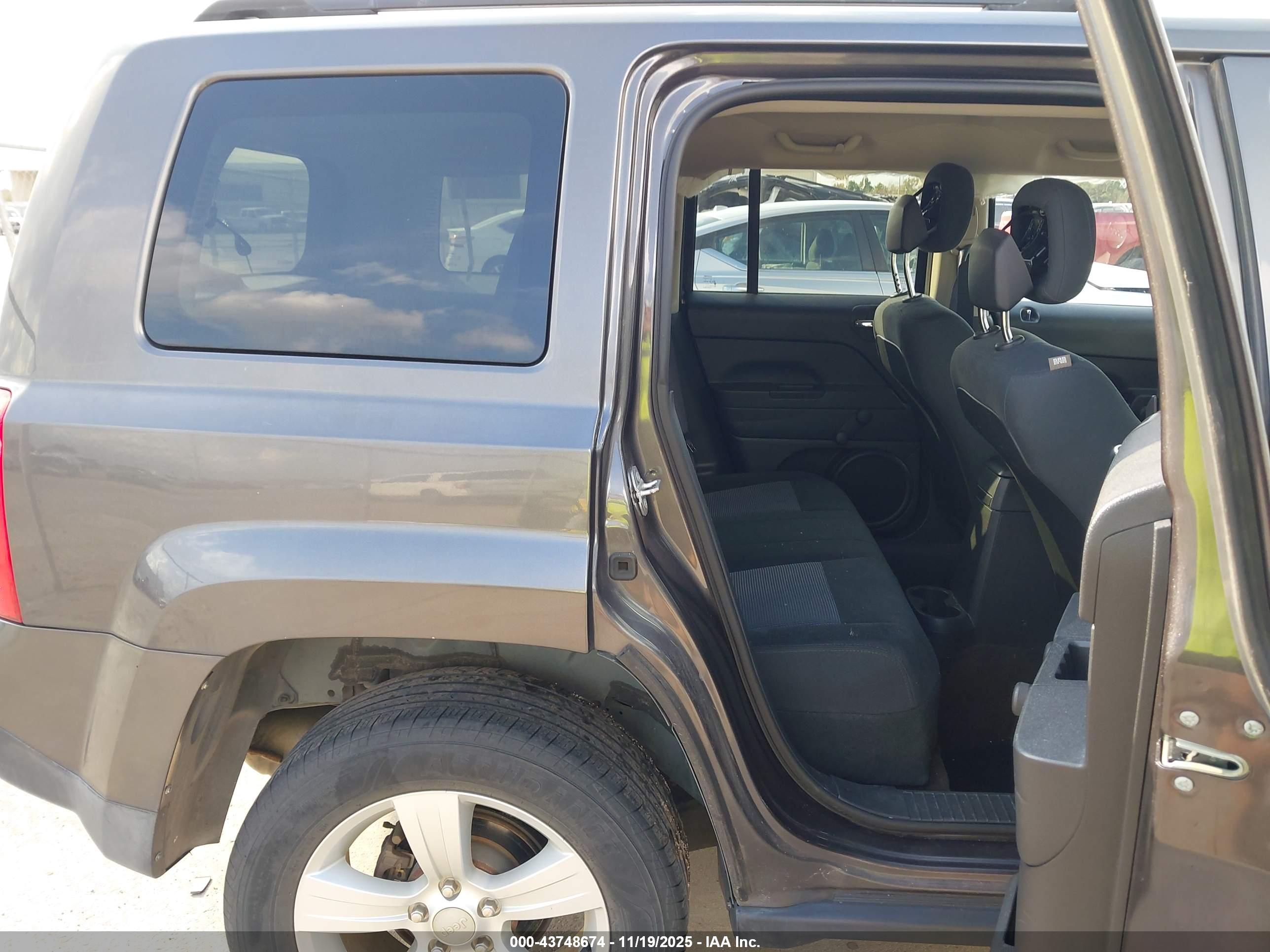 JEEP PATRIOT image 8