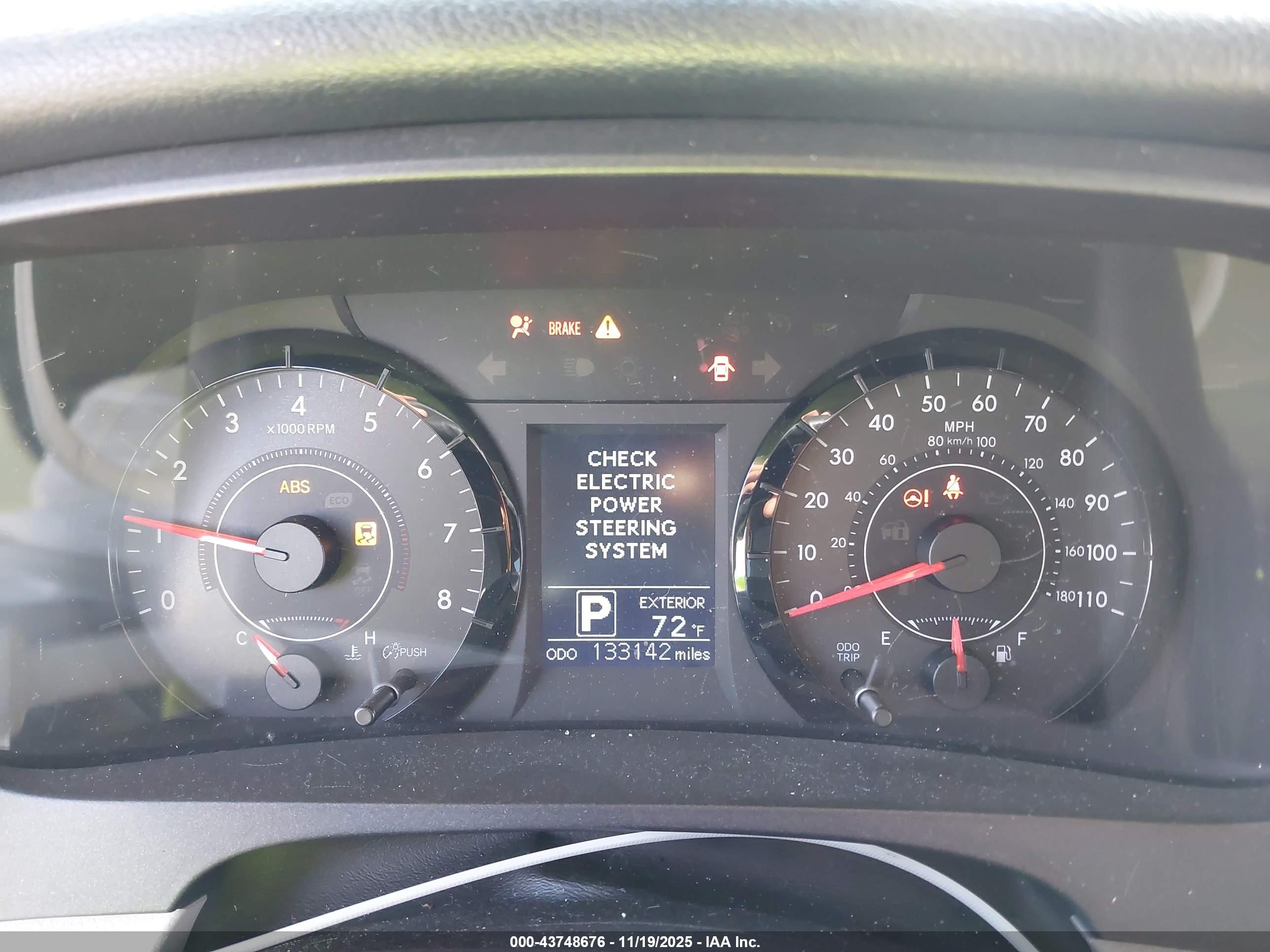 TOYOTA SIENNA image 7